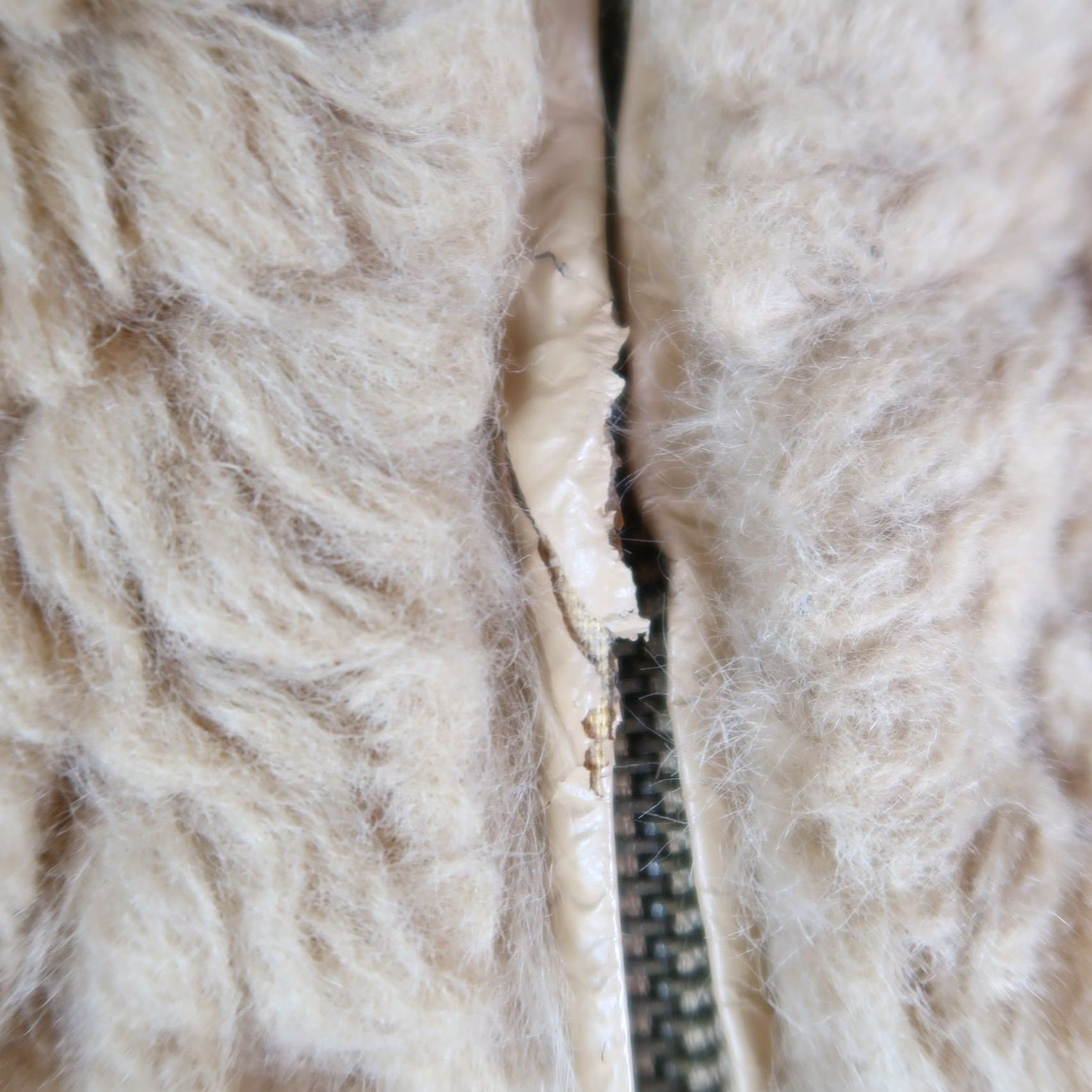 Vintage VINTAGE JouJou Tan Faux Fur Fluffy Bomber Jacket M Womens 90s Bohemian Zip Short Coat Casual 3/4 Sleeve - Length 20" Size M / US 6-8 / IT 42-44 - 8 Thumbnail
