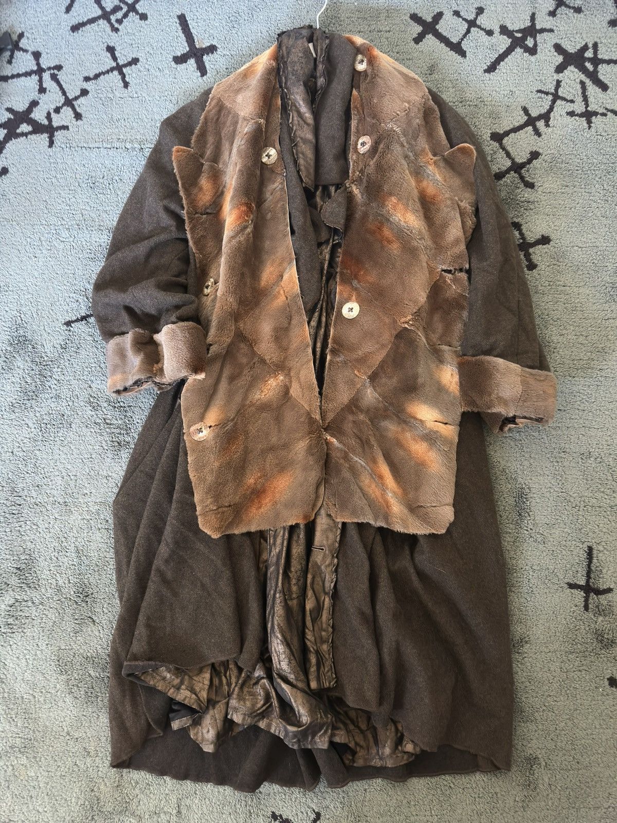 Fendi Archive Fendi Fall 1995 Fur Coat Karl Lagerfeld Vintage Size S / US 4 / IT 40 - 2 Thumbnail