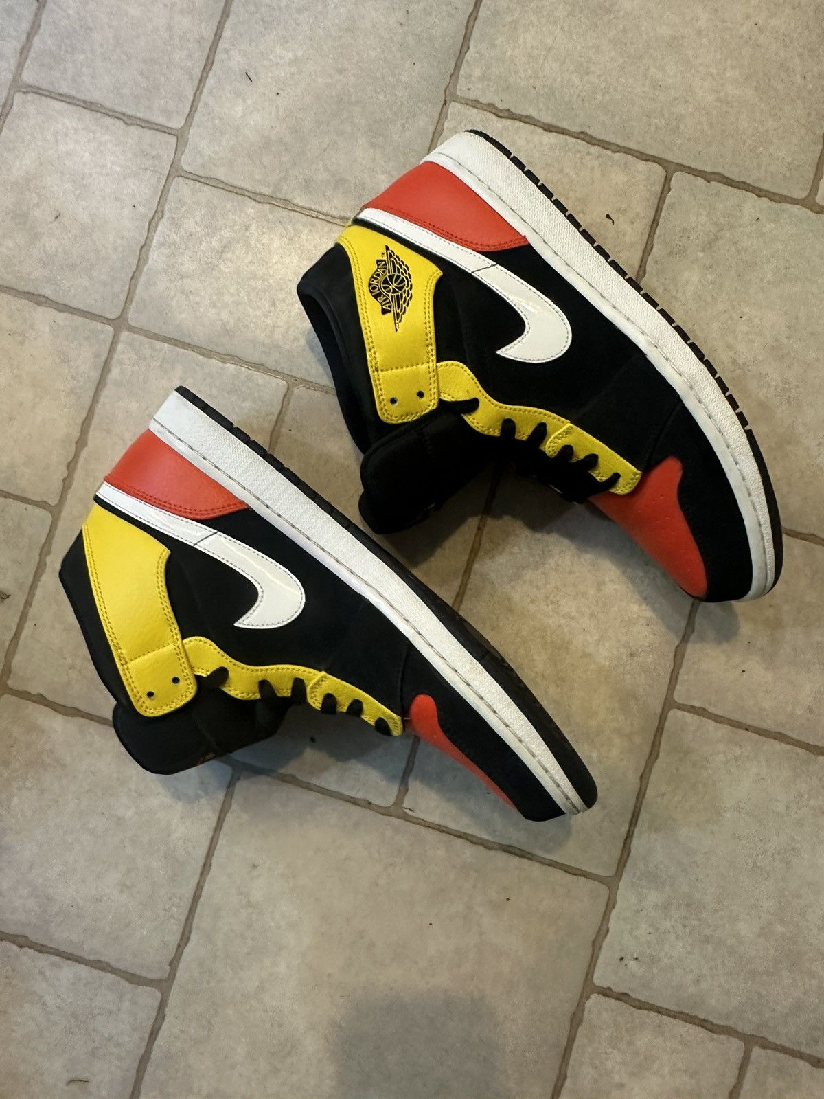 Nike Jordan 1 mid ‘Amarillo Orange’ Size US 11.5 / EU 44-45 - 2 Thumbnail