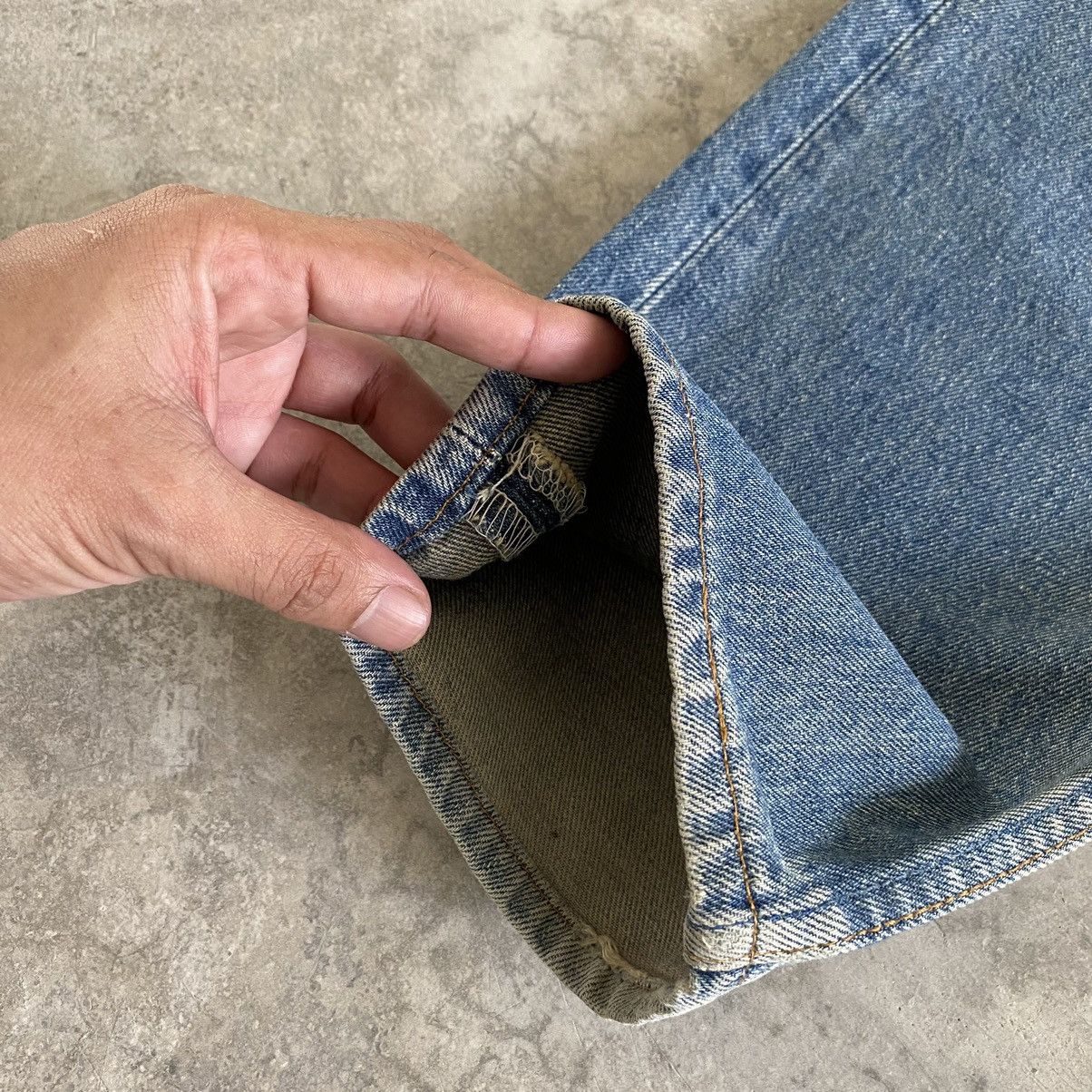 Levi's Vintage 1996 Levi’s 501 Faded Blue Ripped Denim Jeans Size US 31 - 8 Thumbnail