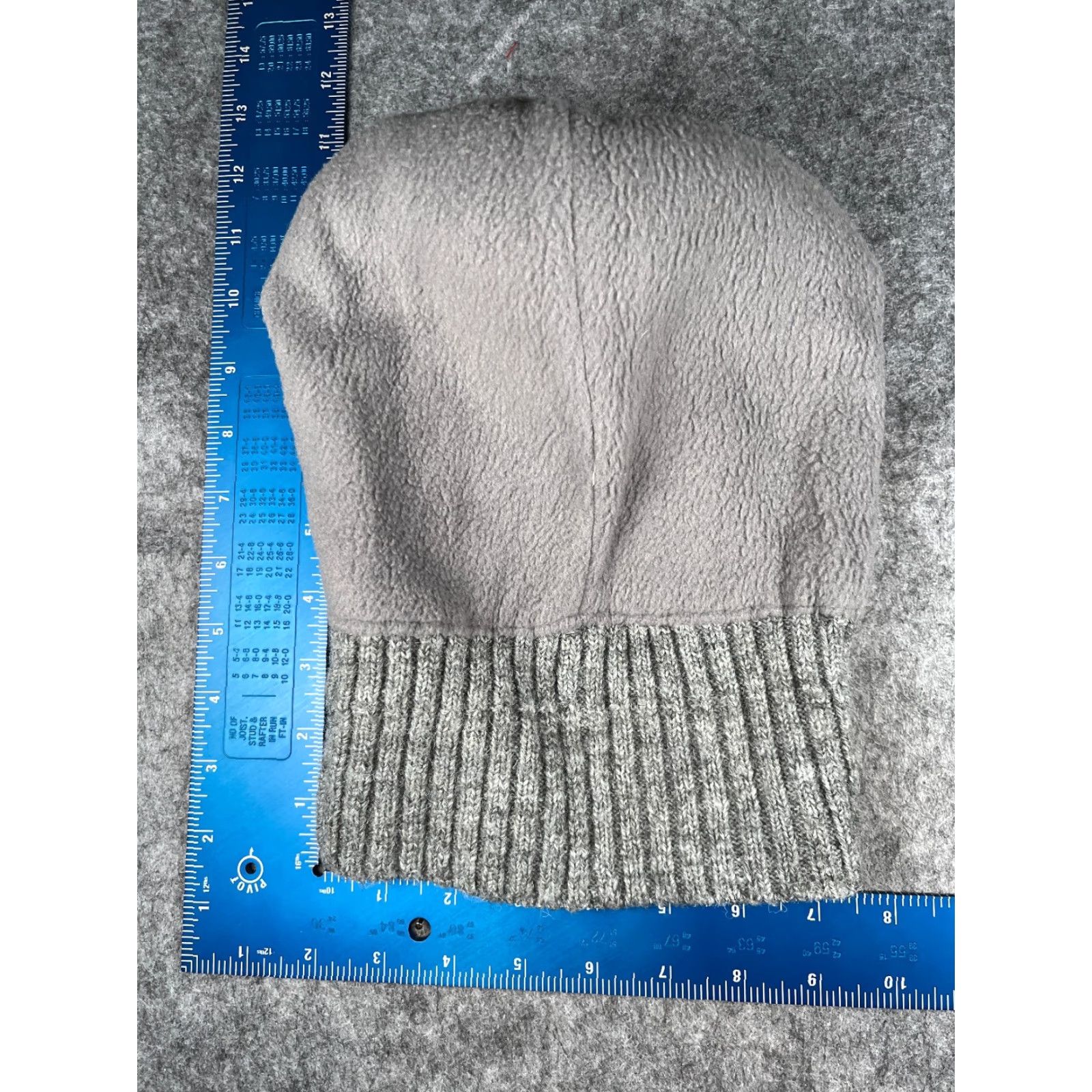 Vintage Beannie Toque Beanie Hat Adult One Size Gray Knit 100% Acrylic Pom Cuff Ski Outdoors Size ONE SIZE - 6 Thumbnail
