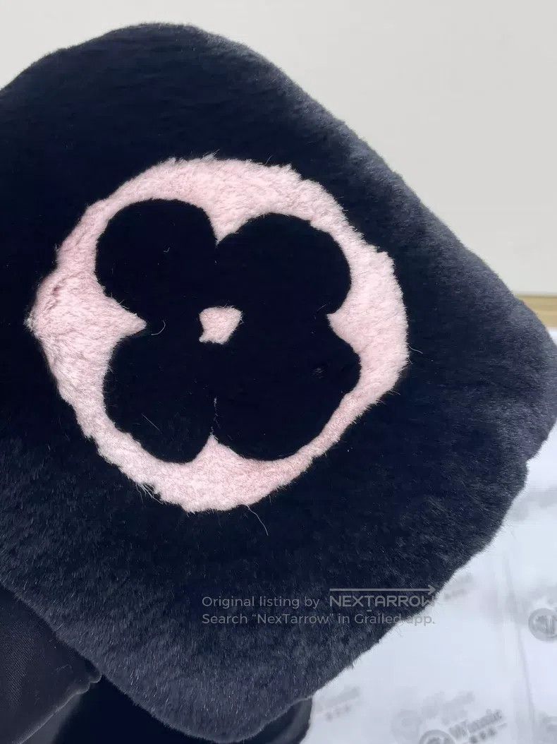 Louis Vuitton Black and pink jacquard logo fur scarf