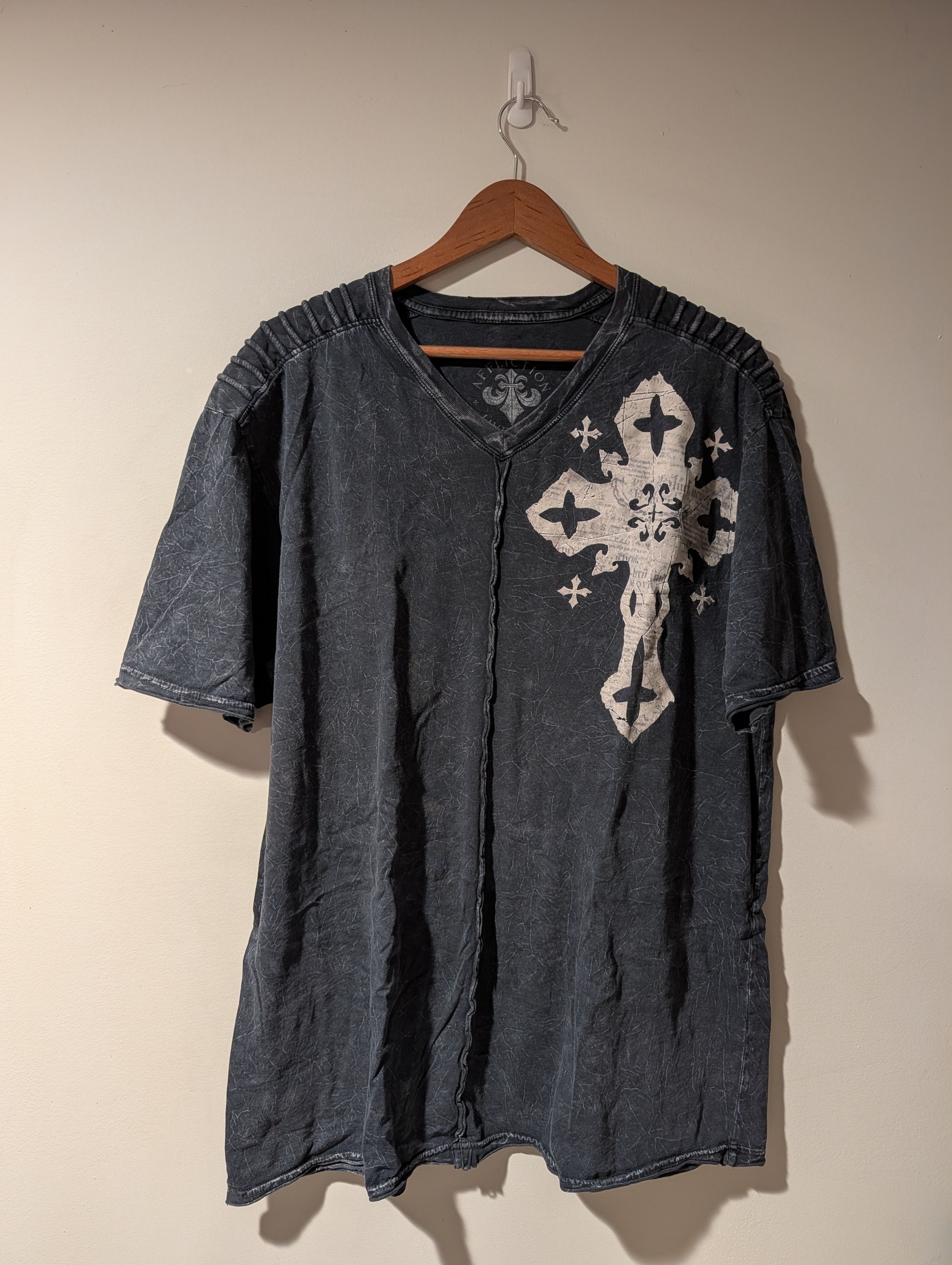 Affliction Affliction Live Fast Winged Cross V-Neck T-Shirt Acid Wash Size US XXL / EU 58 / 5 - 1 Thumbnail