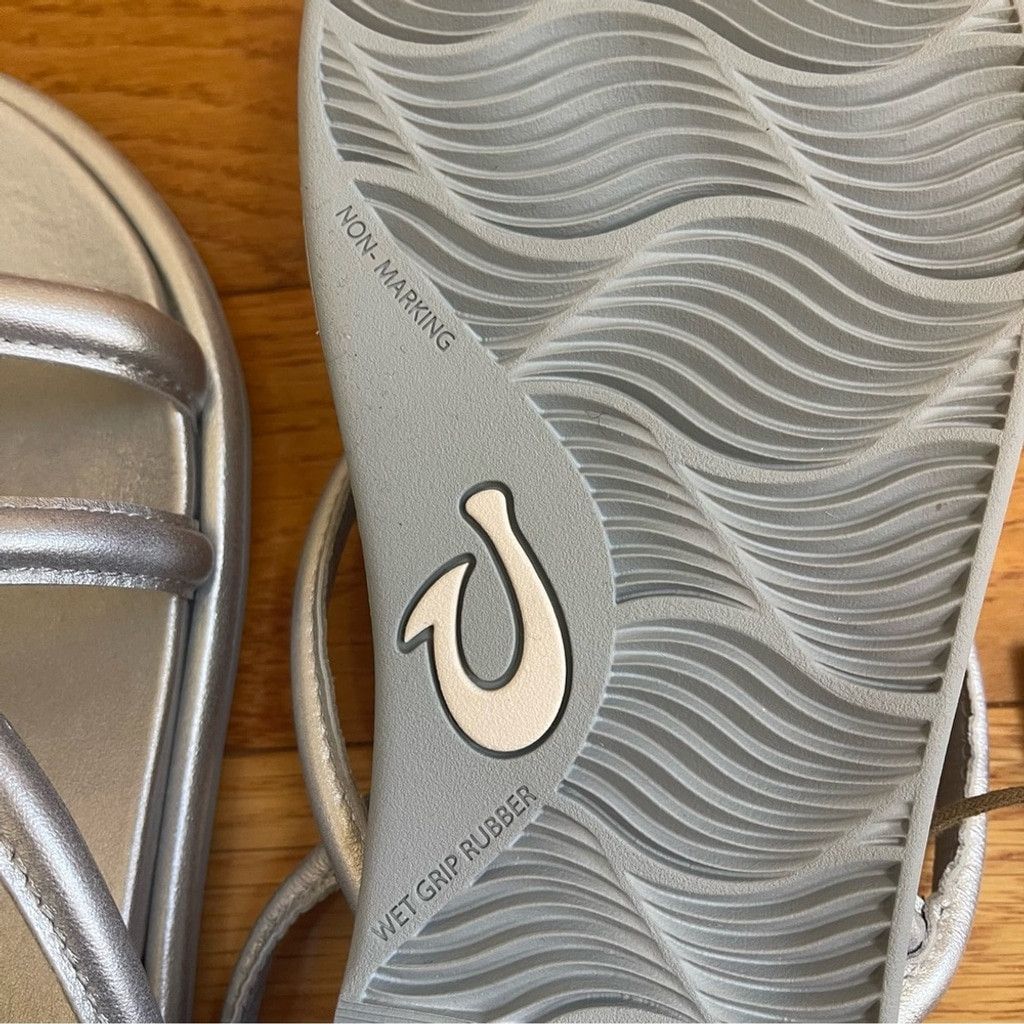 Olukai OluKai Tiare Strappy Silver Metallic Leather Sandals Size 9 Size US 9 / IT 39 - 7 Thumbnail