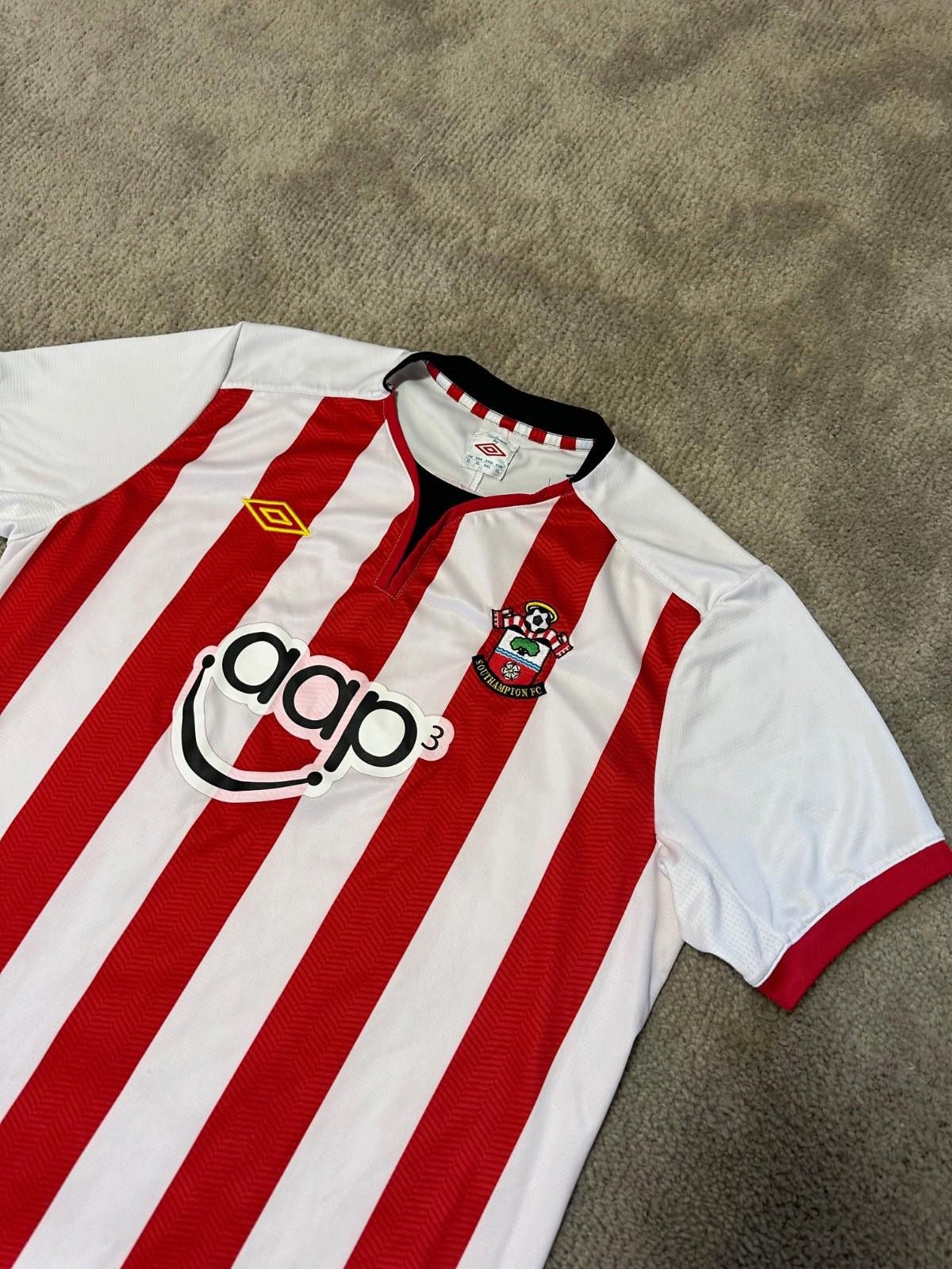 Umbro Southampton 2011/12 football shirt jersey camiseta Umbro Size US XL / EU 56 / 4 - 3 Thumbnail
