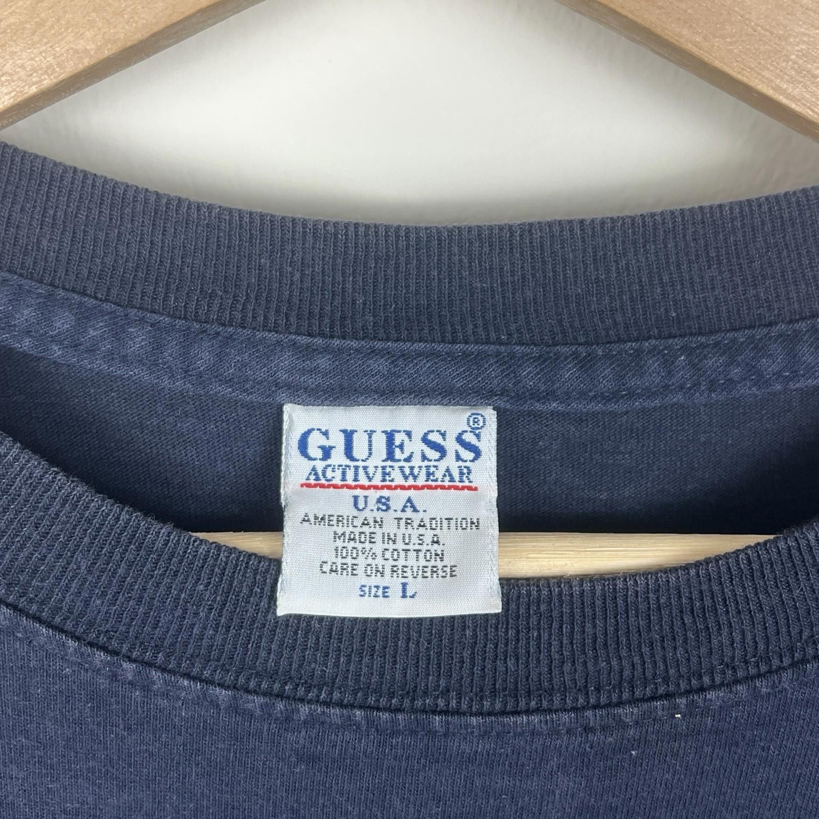 Guess Vintage 90s Guess Sport USA Navy Blue T Shirt Large Size US L / EU 52-54 / 3 - 3 Thumbnail