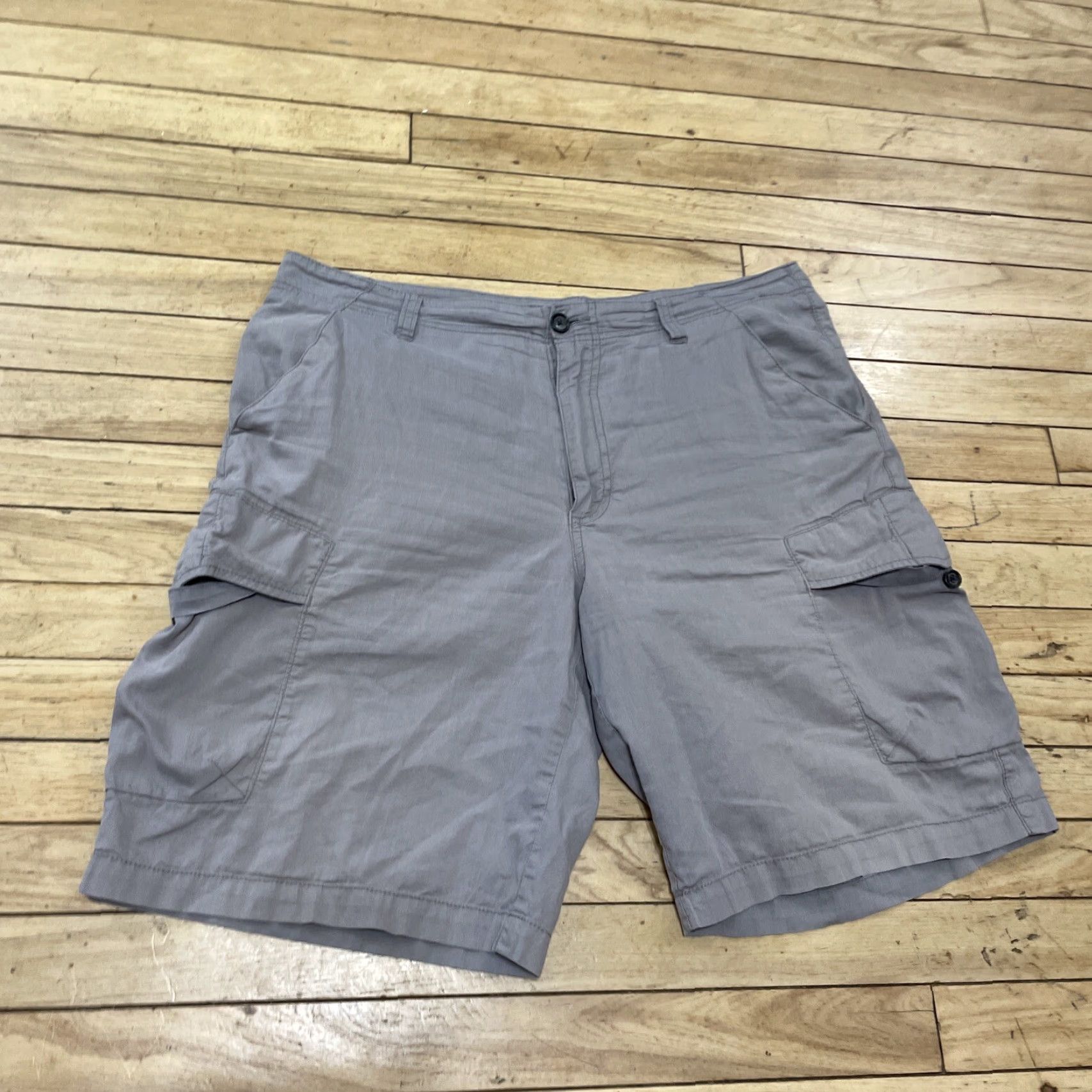 Banana Republic BANANA REPUBLIC Lightweight Cargo Shorts Men 34 Gray Outdoor Casual 34x10 Cotton Polyester Zip Pocket Regular Rise 10in Check 90s? Size US 34 / EU 50 - 2 Thumbnail