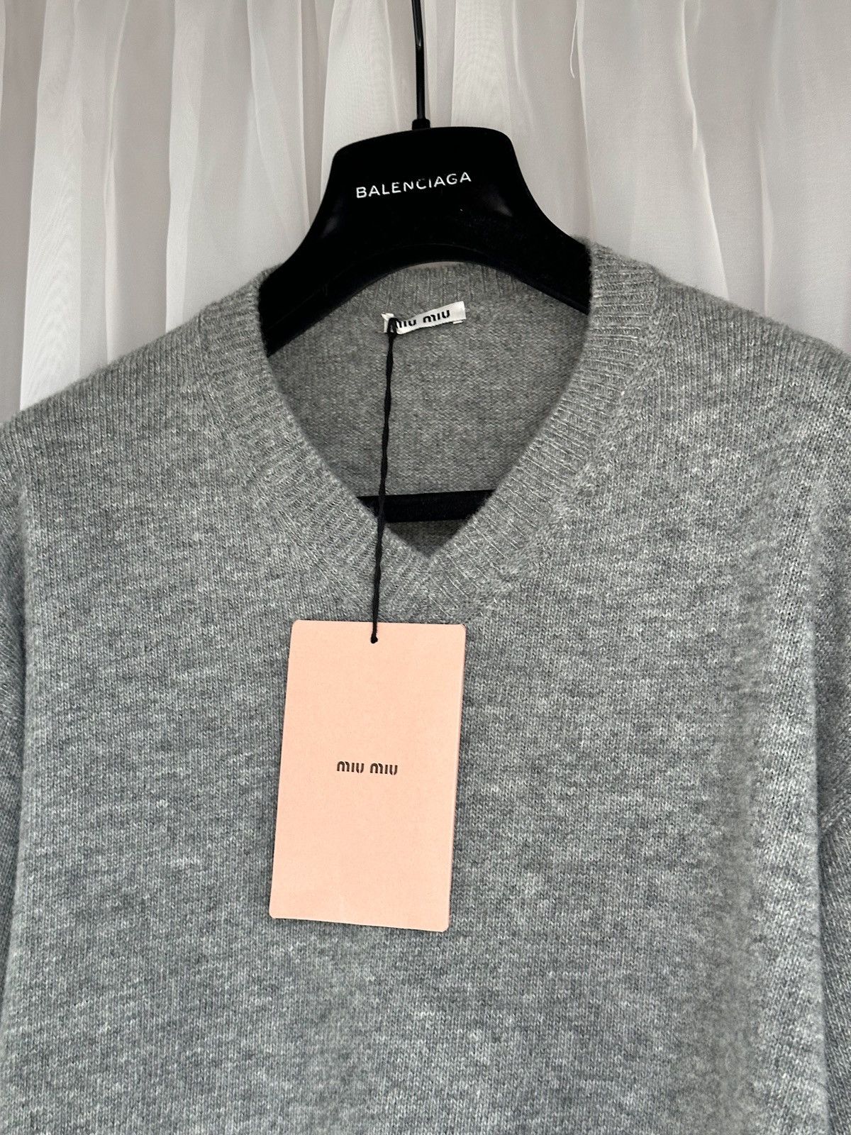 Miu Miu *NEW* MIU MIU SS2022 $1890 Cropped Logo Sweater runway wool Size M / US 6-8 / IT 42-44 - 5 Thumbnail