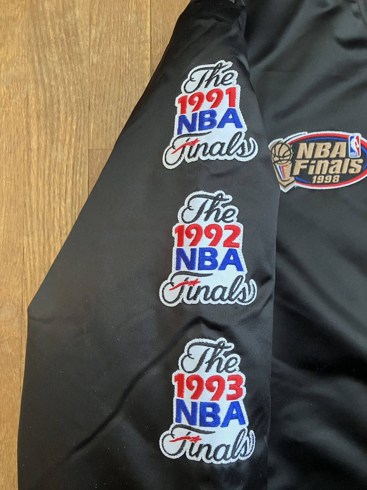 Mitchell & Ness Chicago Bulls Champ City Satin Jacket Size US XXL / EU 58 / 5 - 3 Thumbnail