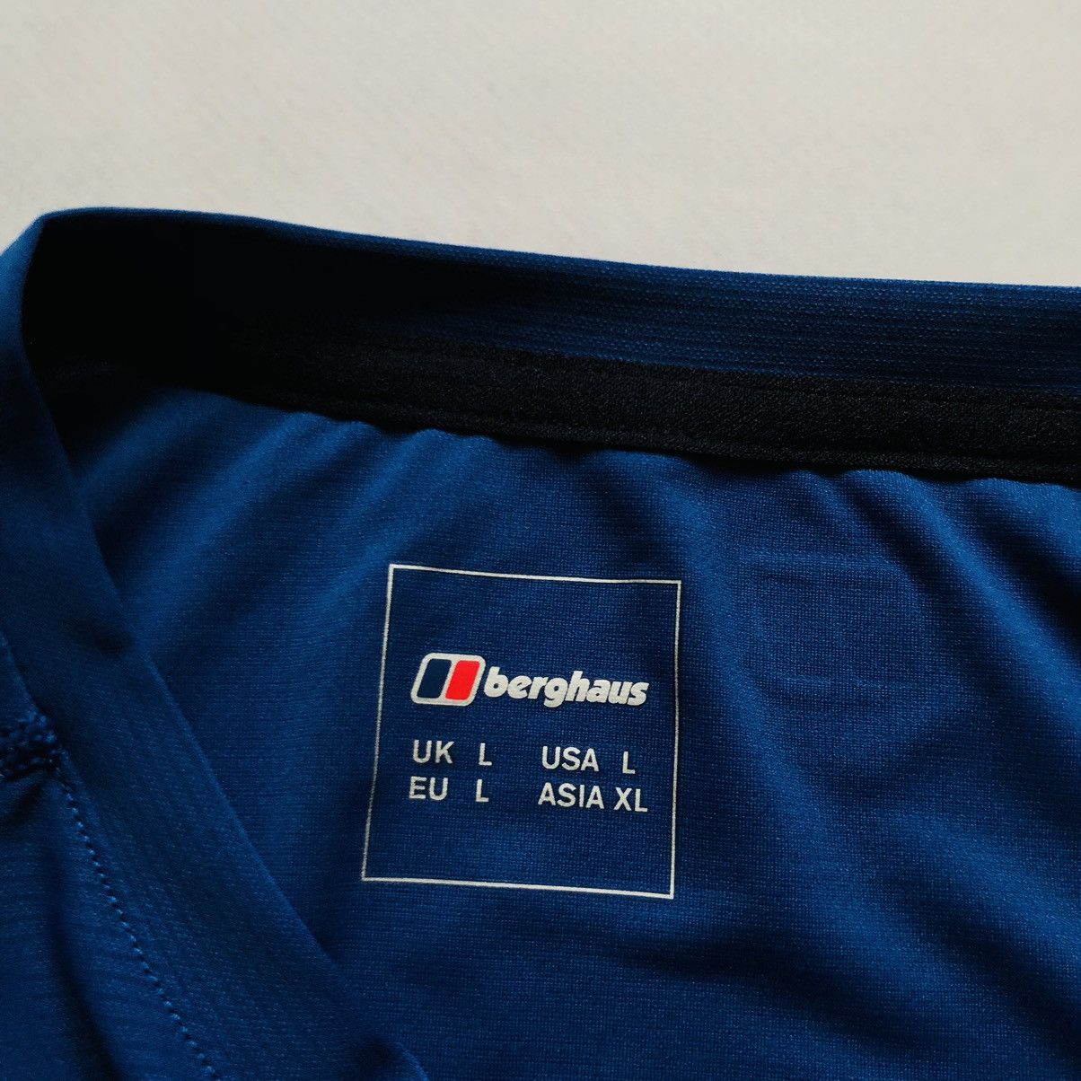 Berghaus Berghaus blue Chest Printed Logo T-shirt Tee mountain Size US L / EU 52-54 / 3 - 5 Thumbnail