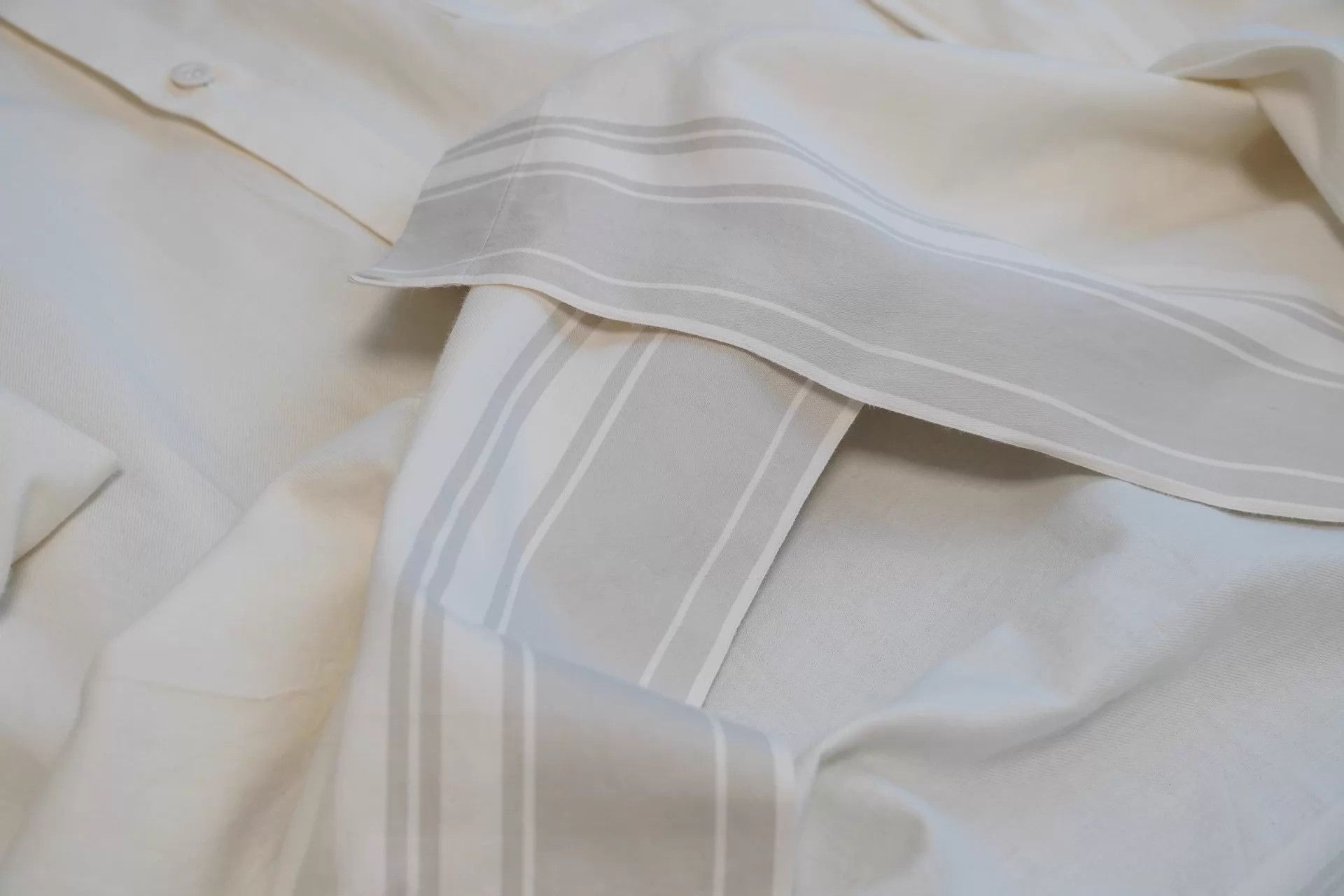 Yohji Yamamoto Yohji Yamamoto 2002SS Striped Off-White Shirt Size 4 Size US XL / EU 56 / 4 - 7 Thumbnail