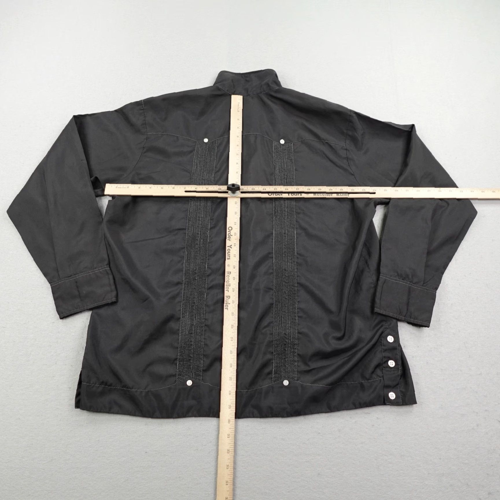 Vintage VINTAGE Guayateca Guayabera Shirt Mens 2XL Black 4 Pocket Silk Cuban Wedding Button-Up Wrinkle-Resistant Size US XXL / EU 58 / 5 - 6 Thumbnail