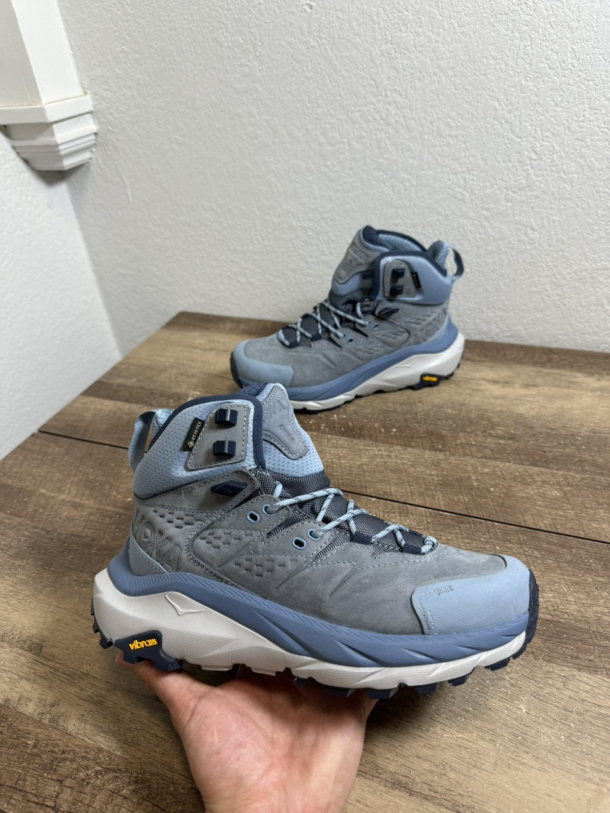 Hoka Hoka One One Boots Womens 7 B Blue Kaha 2 GTX Hiking Trail Size US 7 / IT 37 - 1 Thumbnail