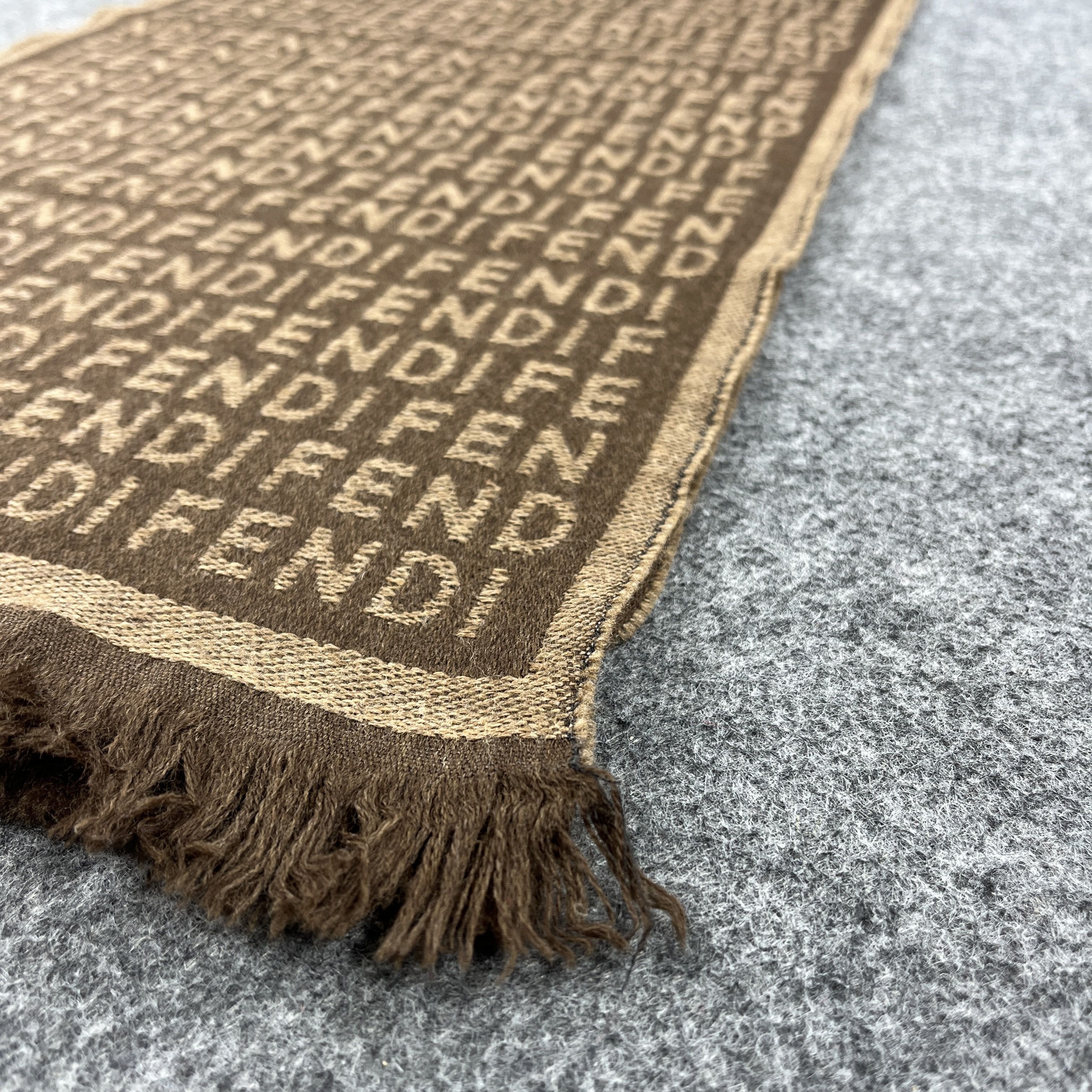 Fendi Scarf / Muffler / Neckwear K048