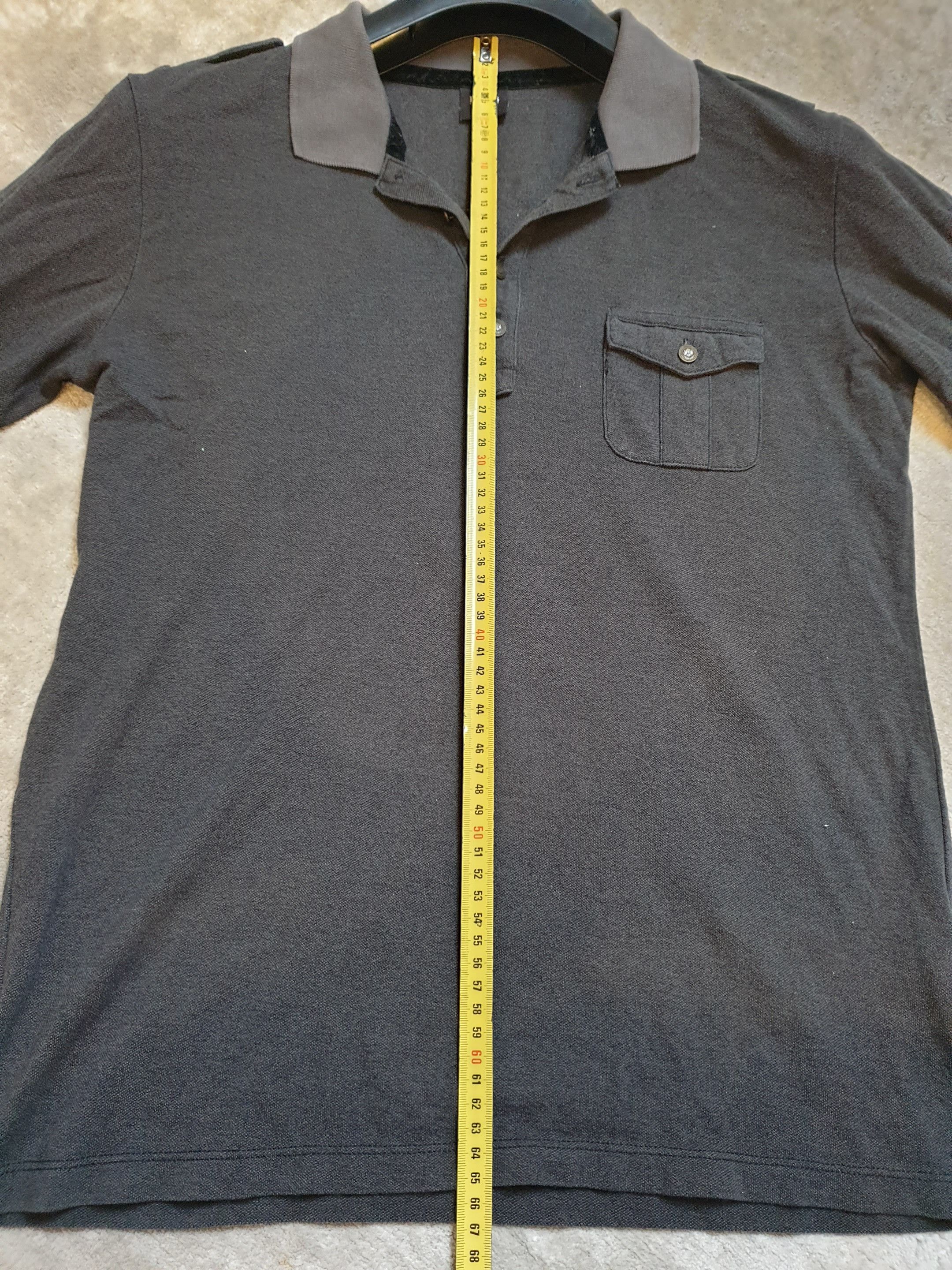 Hugo Boss Longsleeve. Tags on buttons. Size US M / EU 48-50 / 2 - 9 Thumbnail