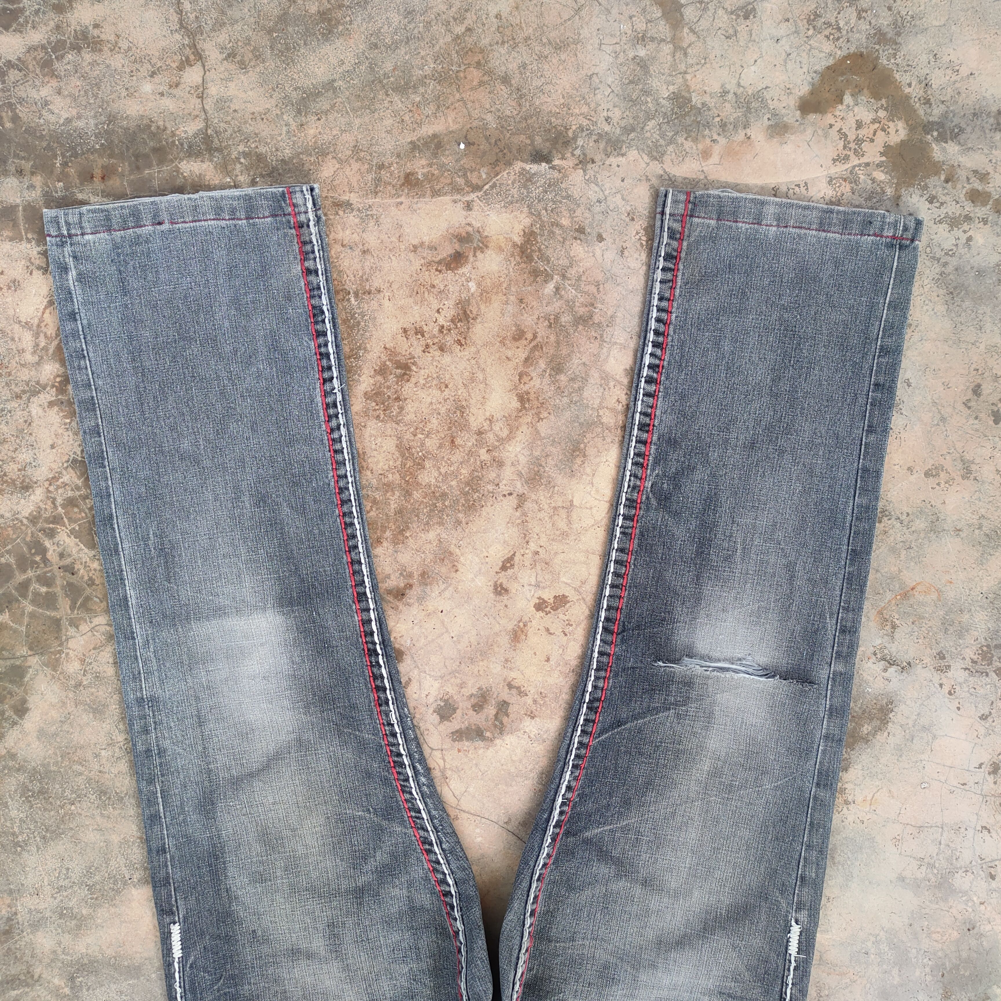 Japanese Brand VINTAGE ROUGH RIDER JEANS DISTRESSED DENIM PANTS Size US 33 - 4 Thumbnail