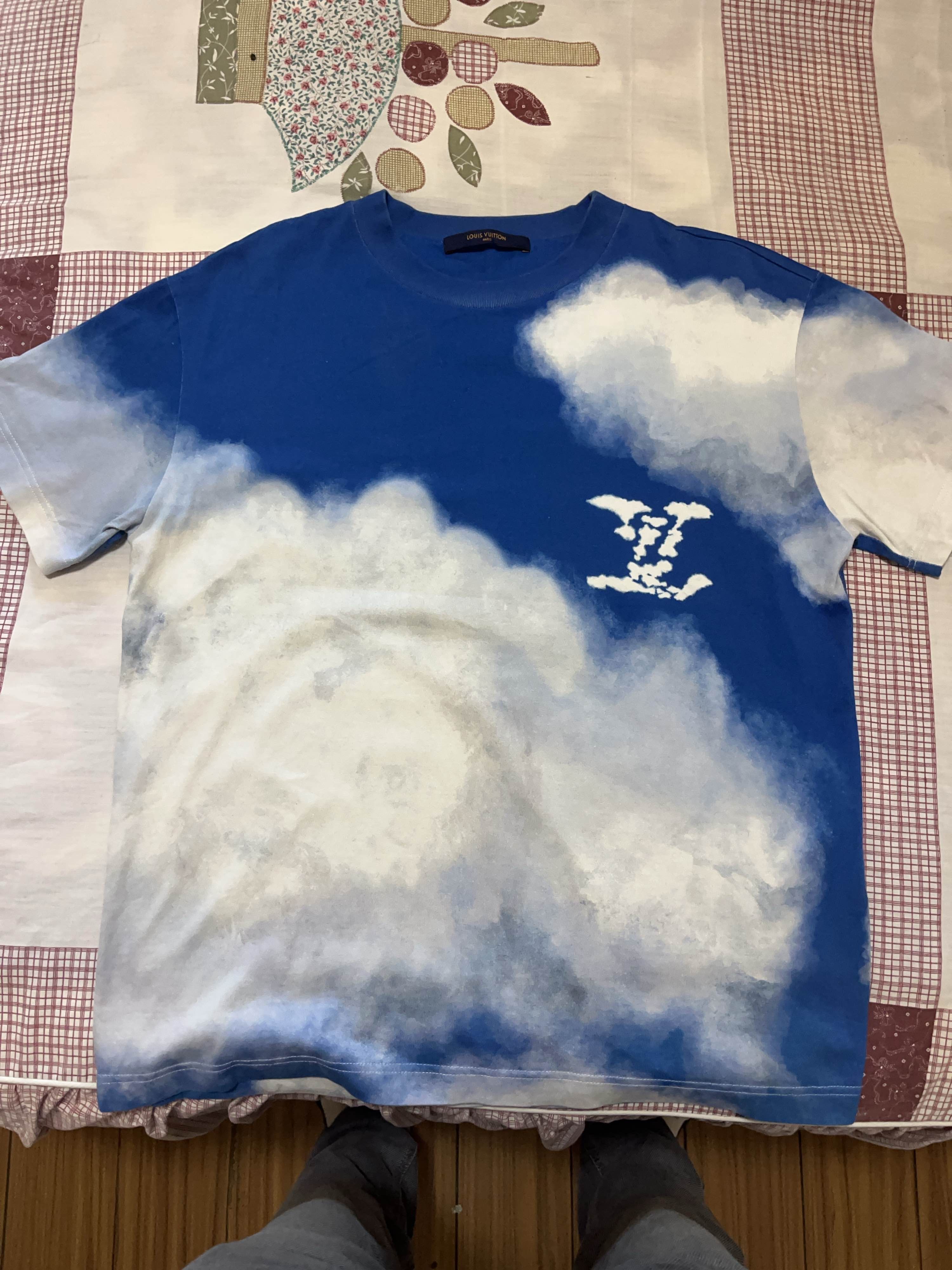 Louis Vuitton Louis Vuitton Cloud Print T-Shirt Size XS Size US XS / EU 42 / 0 - 1 Thumbnail