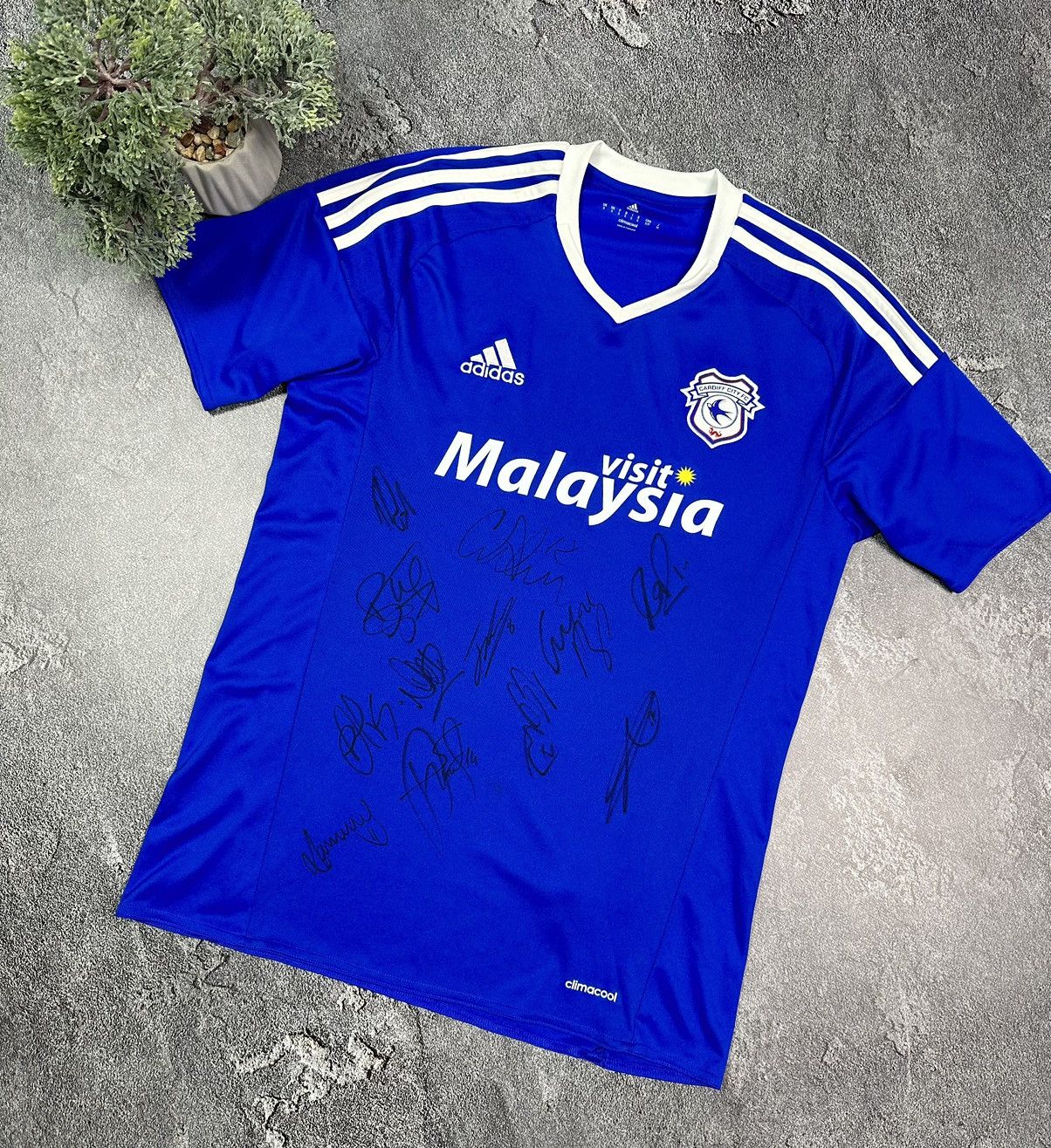 Adidas Cardiff City Soccer Jersey Football 2015/16 with autographs Size US S / EU 44-46 / 1 - 1 Thumbnail