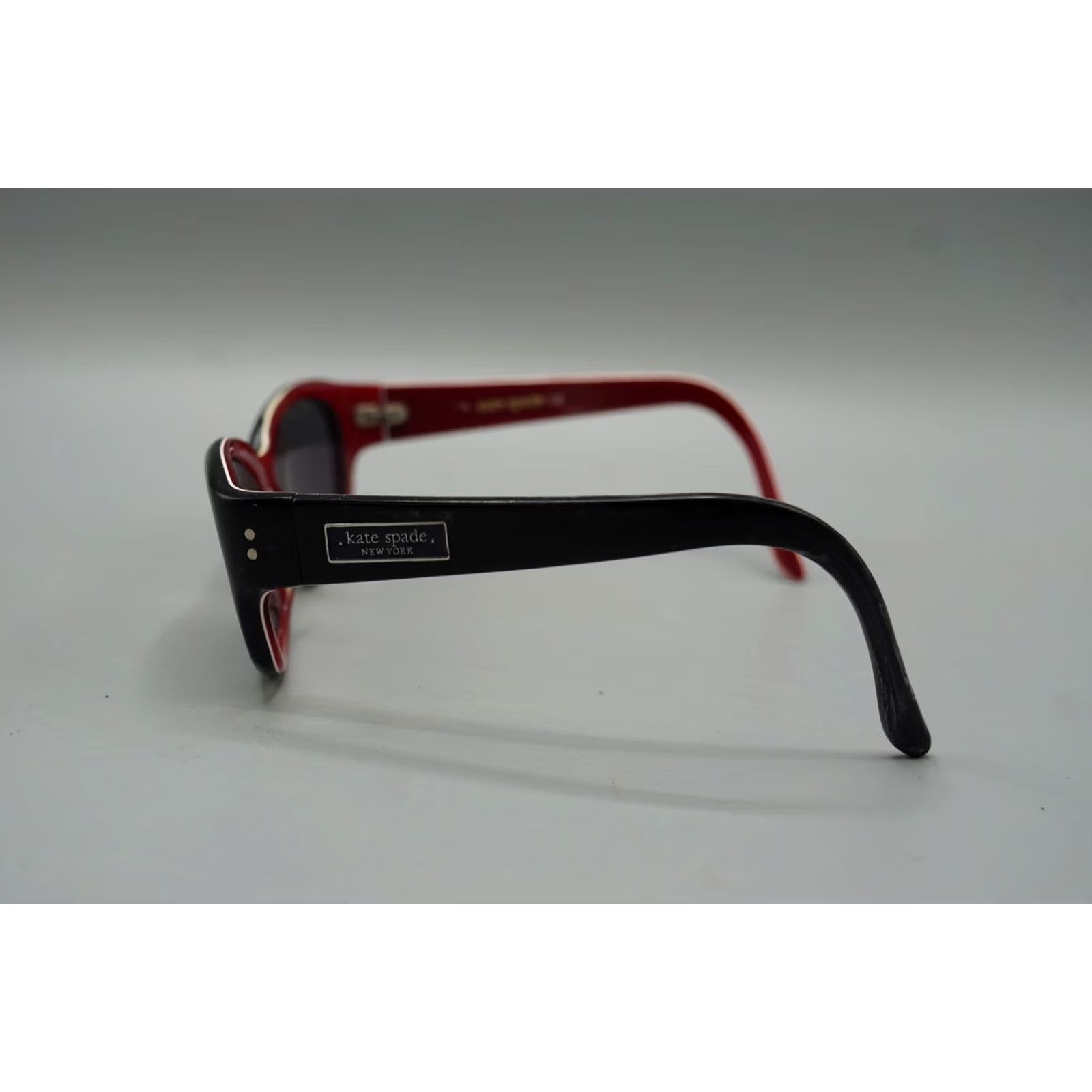 Vintage VINTAGE Kate Spade New York BRI/S Cat Eye Sunglasses 54-17-135 Frames Only Womens Medium Black Red White Retro Designer 2000s Accessories Size ONE SIZE - 4 Thumbnail