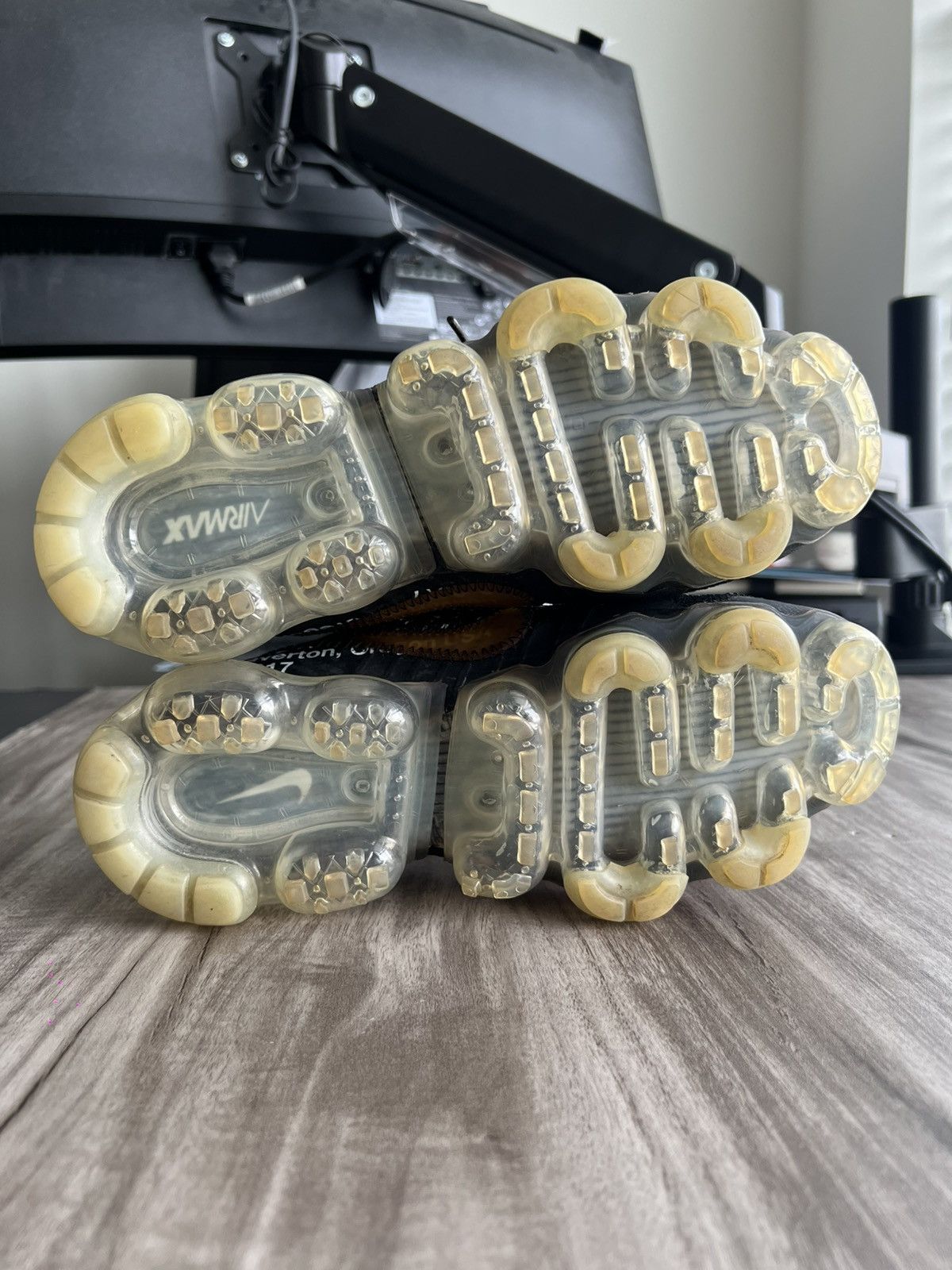 Nike × Off-White Size 6 Men’s/ 7.5 Women’s - Off-White x Nike Air VaporMax Size US 6 / EU 39 - 8 Thumbnail