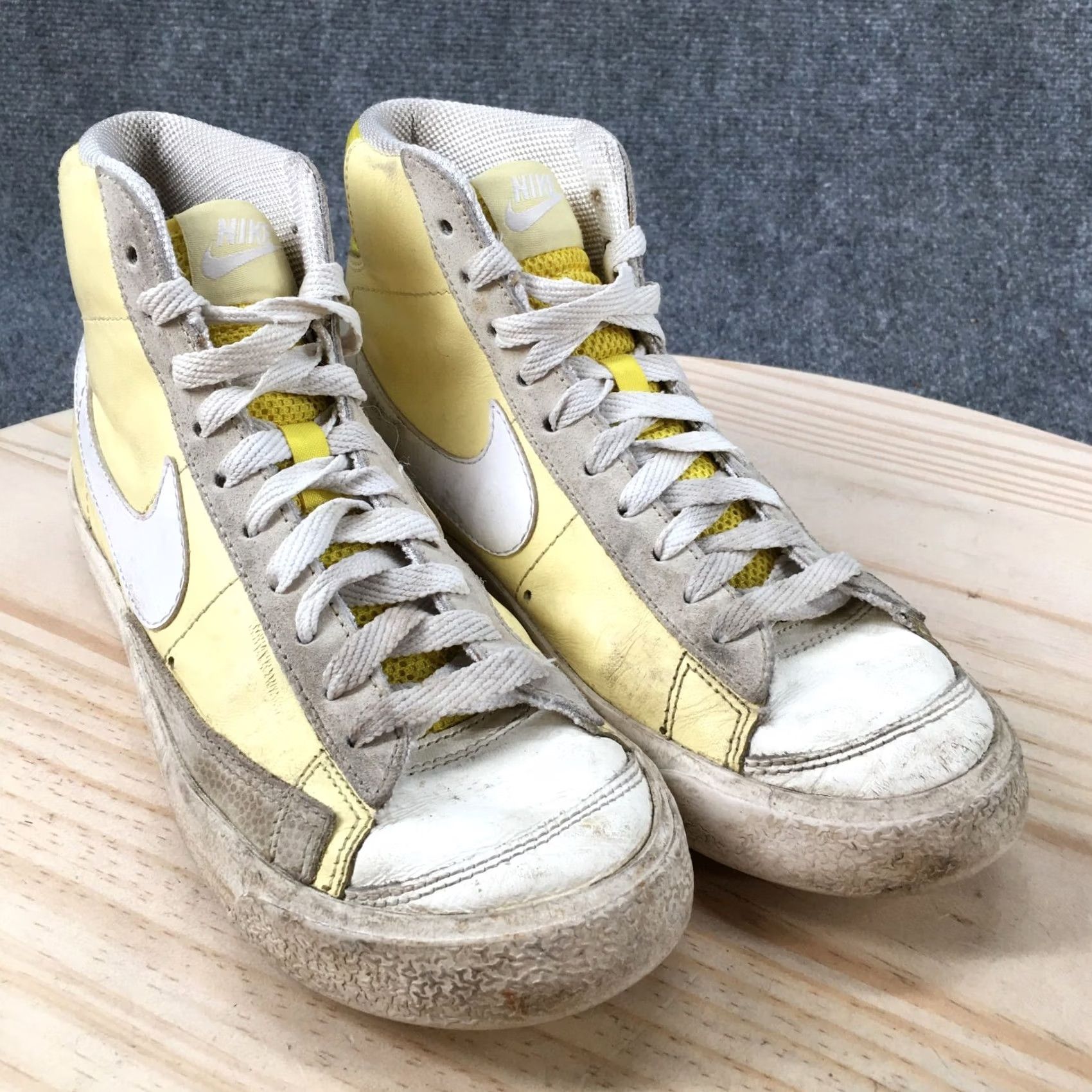 Nike Nike Sneaker Womens 8 Yellow Blazer Mid 77 Athletic Lace Up Casual Leather Size M / US 6-8 / IT 42-44 - 4 Thumbnail