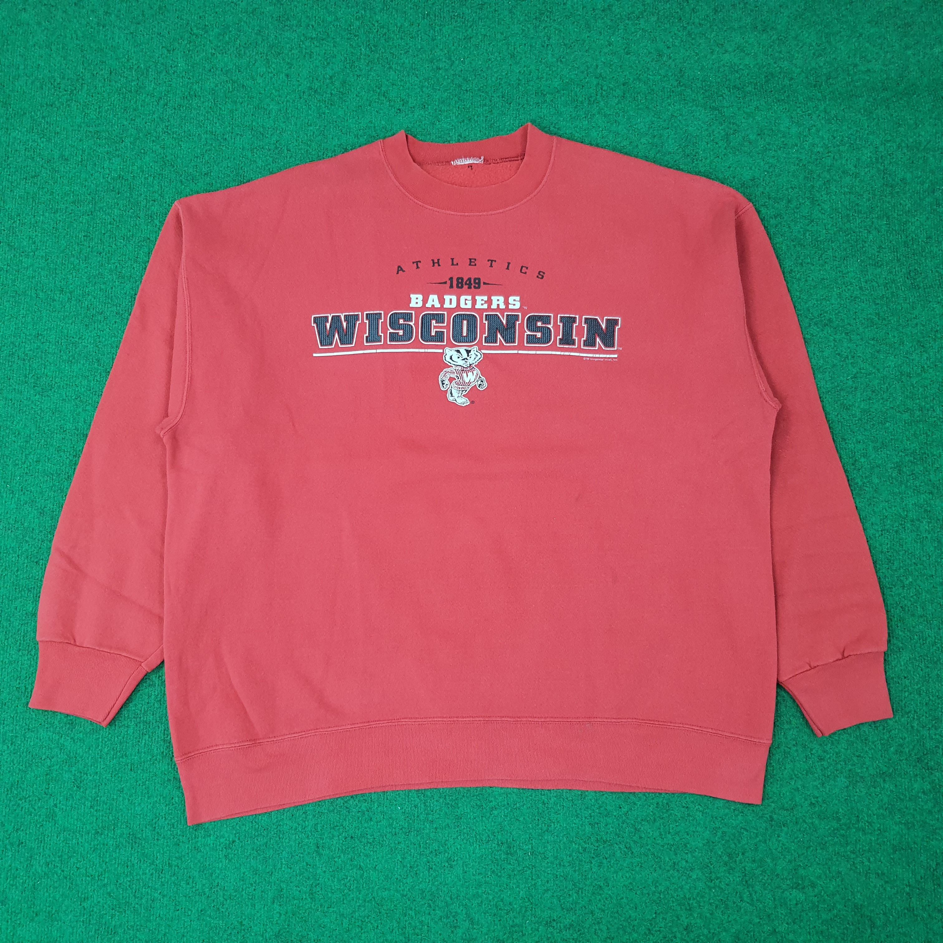 NFL Vintage Badgers Wisconsin Football NFL Sweatshirt C248N3 Size US XL / EU 56 / 4 - 1 Thumbnail
