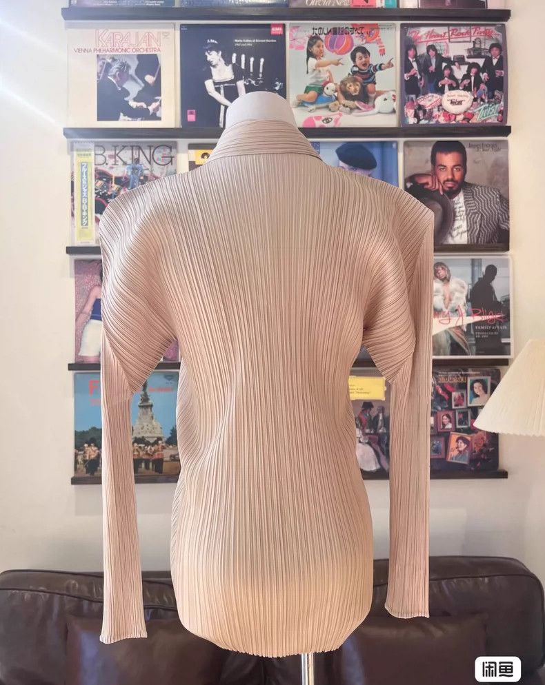 Issey Miyake issey miyake size:3 White pleated coat Size XXS / US 00 / IT 34 - 2 Thumbnail