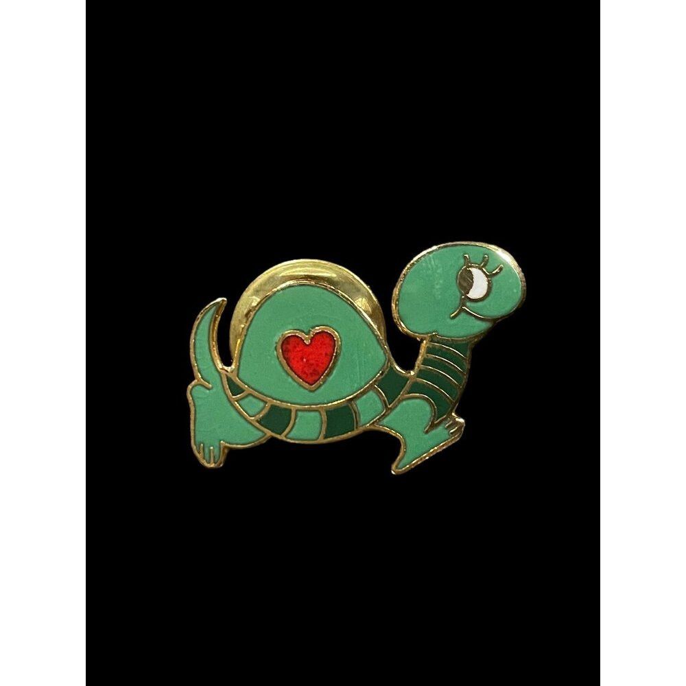 Jewelry Vintage Green Turtle with Red Heart Enamel Brooch Pin Size ONE SIZE - 1 Thumbnail