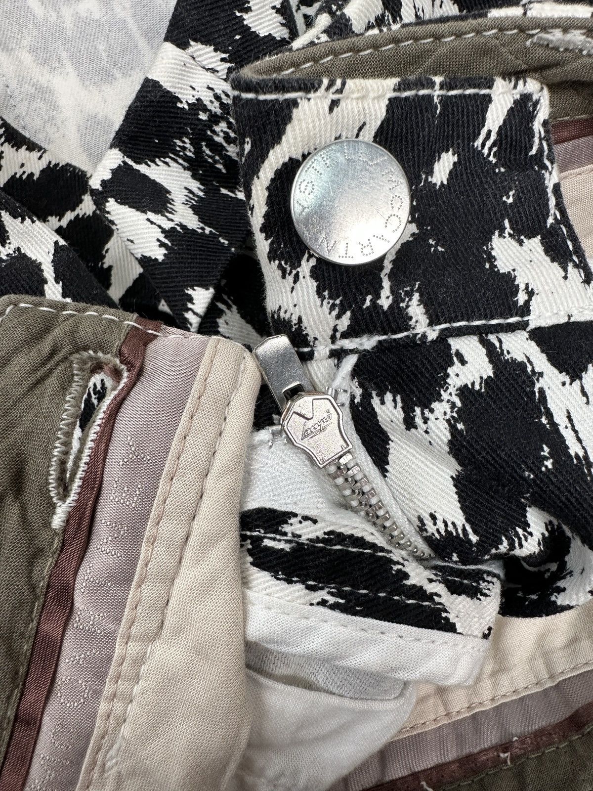 Stella McCartney Stella McCartney Leopard Print Denim Shorts size 26 Size 26" / US 2 / IT 38 - 5 Thumbnail