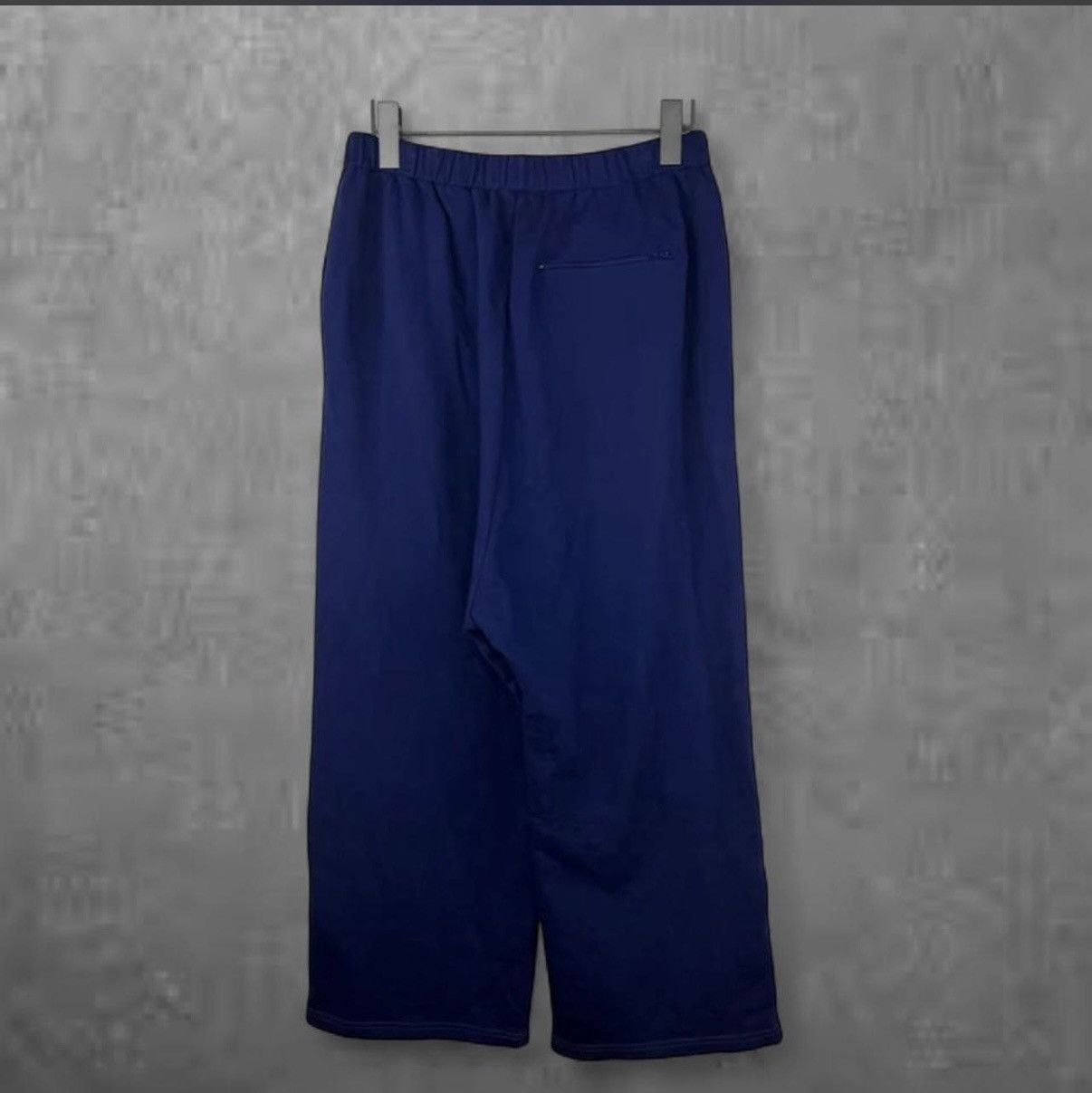 Balenciaga BALENCIAGA NAVY BAGGY SWEATPANTS Size US 28 / EU 44 - 2 Thumbnail