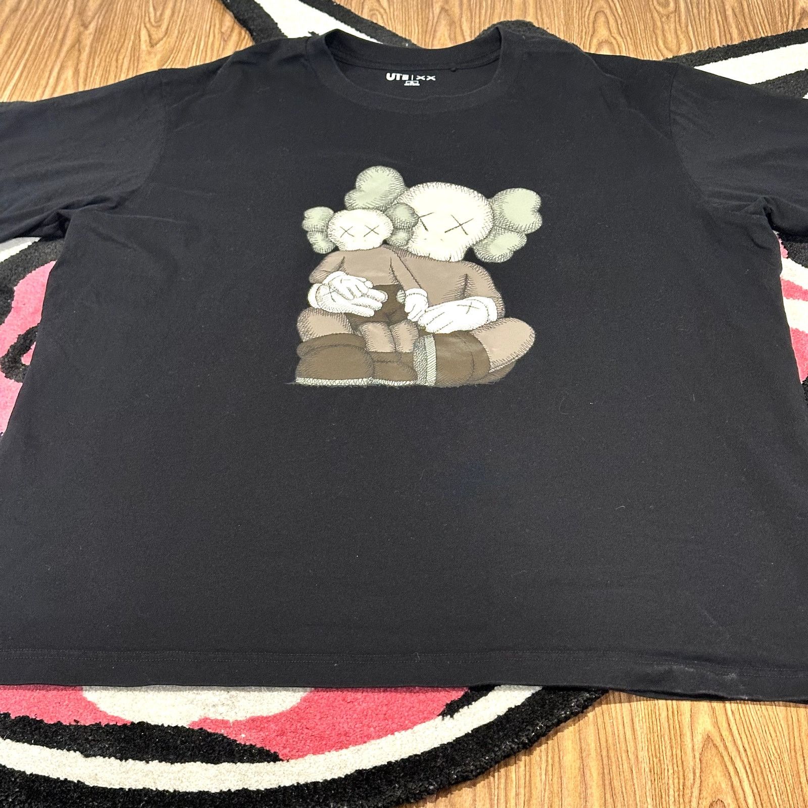 Kaws KAWS x UNIQLO UT Short Sleeve Graphic T-Shirt – US Size XL Size US XL / EU 56 / 4 - 2 Thumbnail