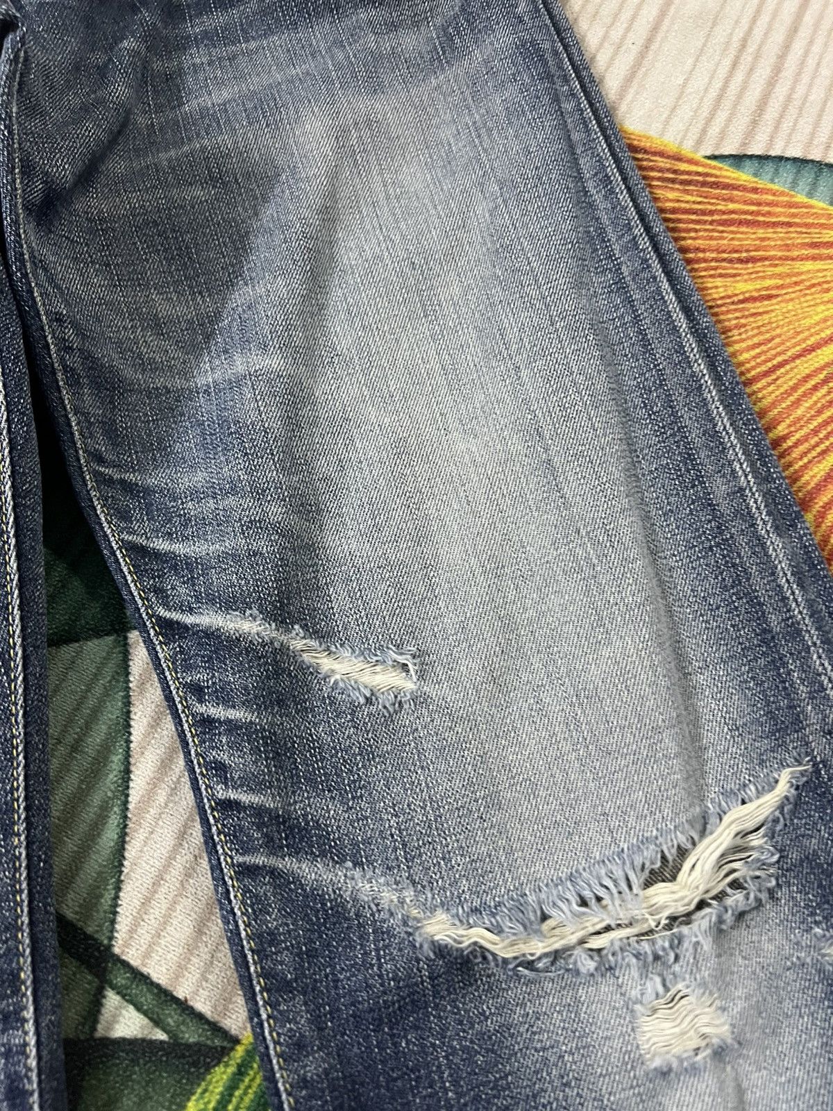 Levi's VINTAGE LEVIS 505 DISTRESSED JEANS Size US 32 / EU 48 - 7 Thumbnail