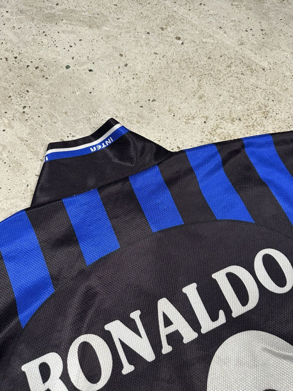 Other Vintage 1997/1998 Inter Milan Ronaldo Nazario Home Jersey Size US XL / EU 56 / 4 - 7 Thumbnail