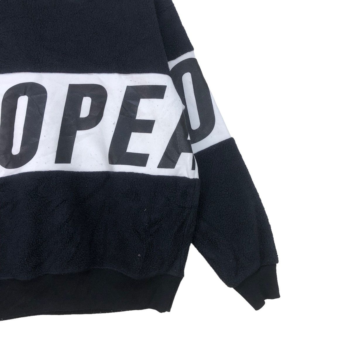 Japanese Brand Japanese Brand Rogout Fleece Sweatshirt SpellOut Logo Size US S / EU 44-46 / 1 - 4 Thumbnail