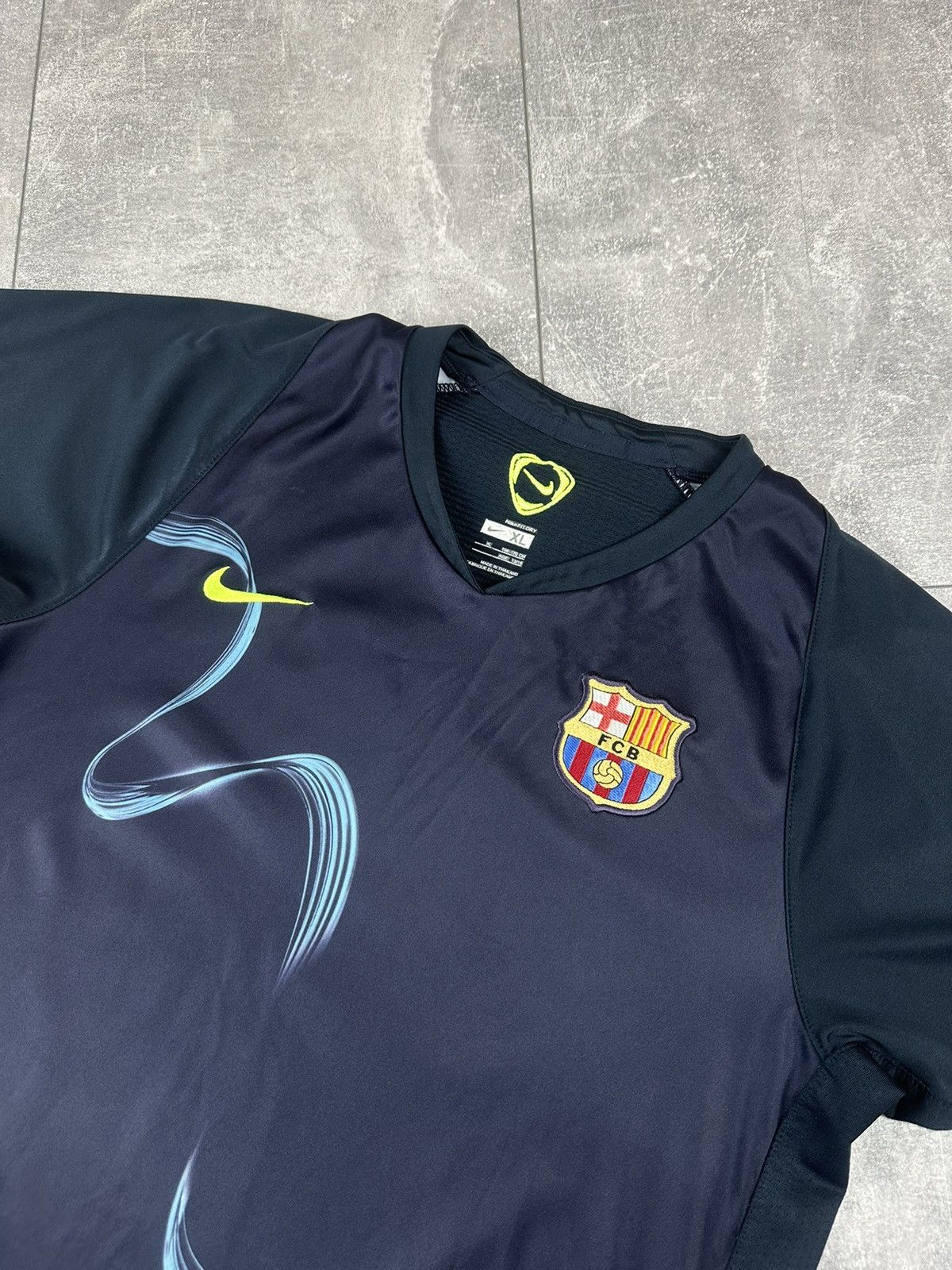 Nike Nike Barcelona FC Retro 2007/08 Training Soccer Jersey Size US S / EU 44-46 / 1 - 6 Thumbnail