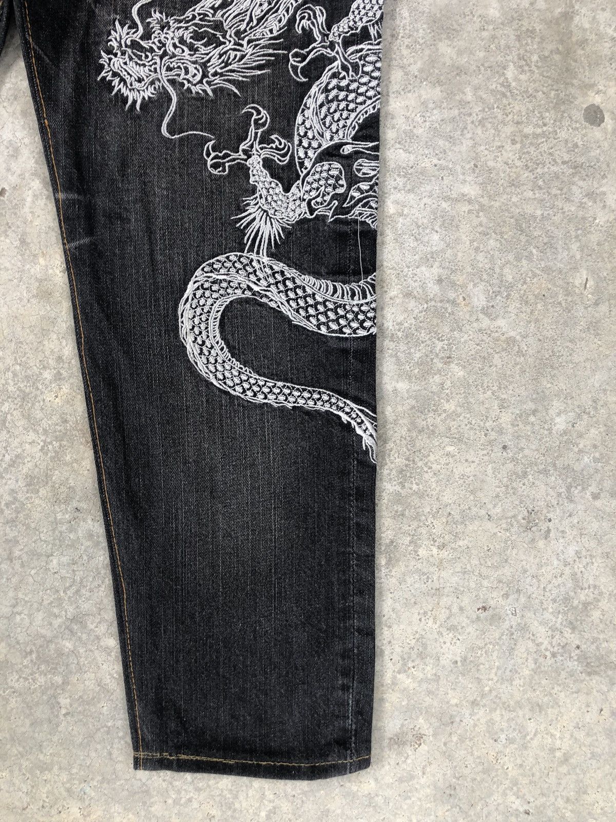 Japanese Brand Japanese Dragon Embroidered Distressed Jeans Size US 31 - 7 Thumbnail
