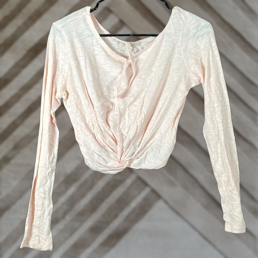 Express Express Blouse Pink Cropped Twist Front Long Sleeve Round Neck S Women Size S / US 4 / IT 40 - 1 Thumbnail