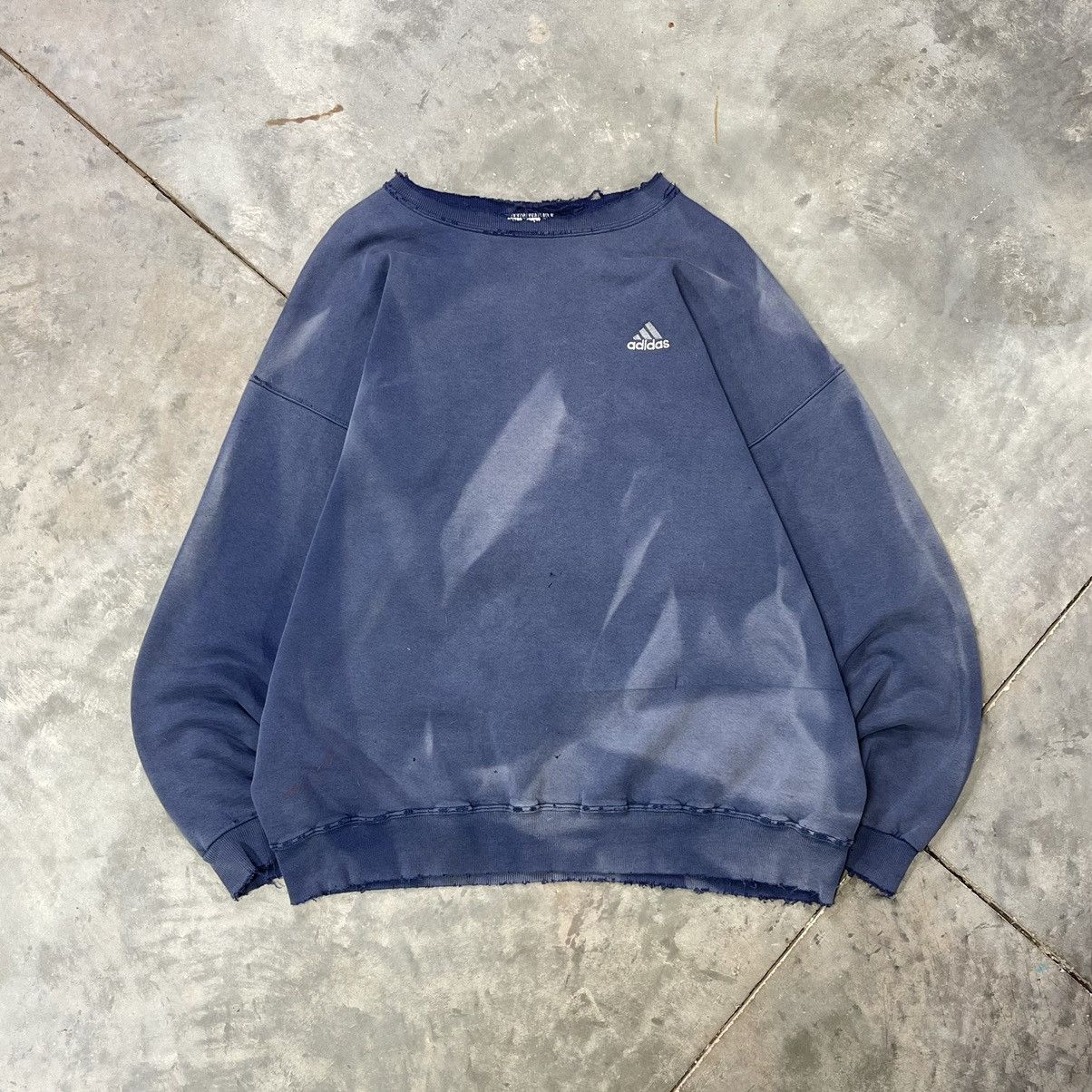 Vintage Vintage Thrashed Adidas Crewneck Sweatshirt Sun Faded Boxy Size US XL / EU 56 / 4 - 1 Thumbnail