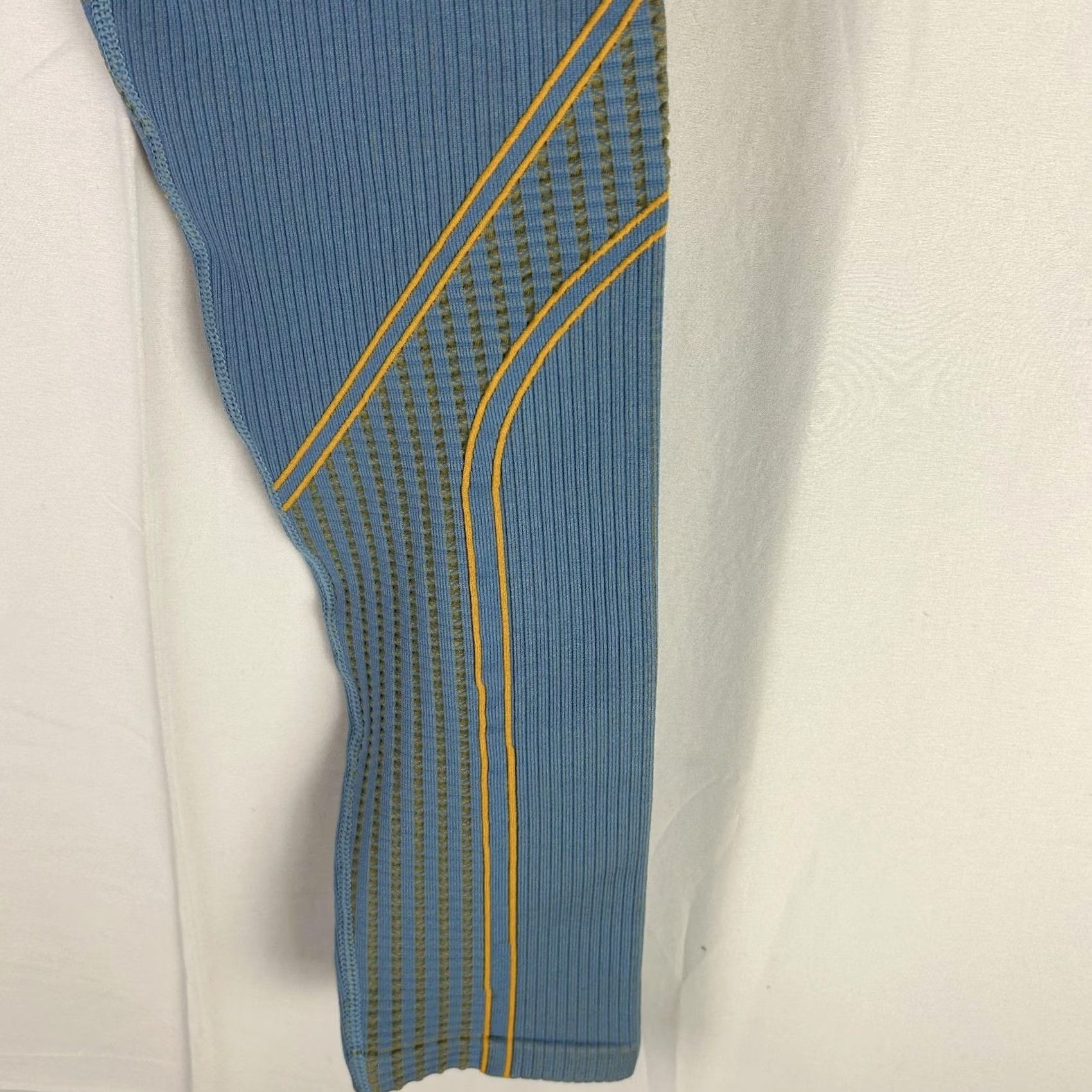 Fabletics Fabletics Leggings Blue Seamless High Waisted Compressive Knit Size 36" / US 14 / IT 50 - 4 Thumbnail