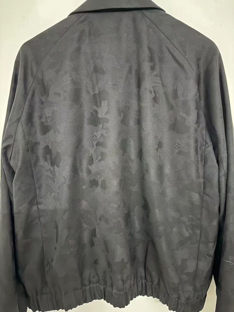 Louis Vuitton Louis Vuitton Dark and presbyopic embroidered logo jacket Size US L / EU 52-54 / 3 - 4 Thumbnail