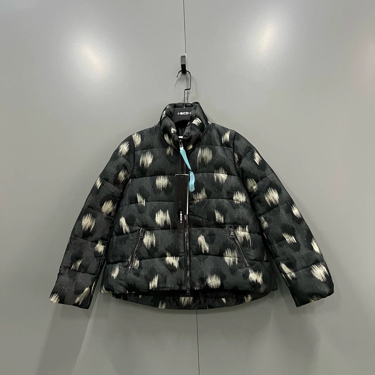 Moncler Moncler Deer Print Puffer Jacket Size XS / US 0-2 / IT 36-38 - 1 Thumbnail