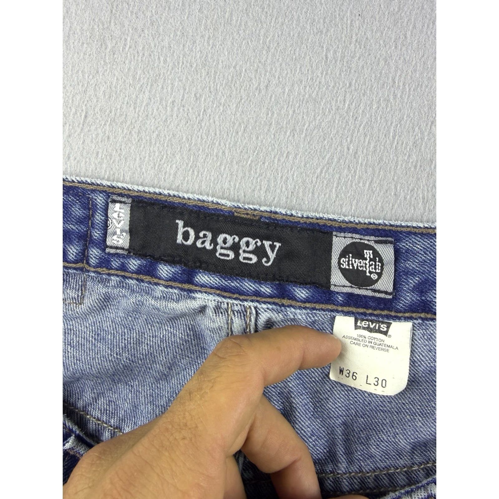 Denime VINTAGE Levi’s Silver Tab Baggy Jeans Men 36x30 Blue Denim 90s Relaxed Straight 32 Inseam 27 Inseam, Medium Wash, Zip Button, Denim, Men Size US 36 / EU 52 - 6 Thumbnail