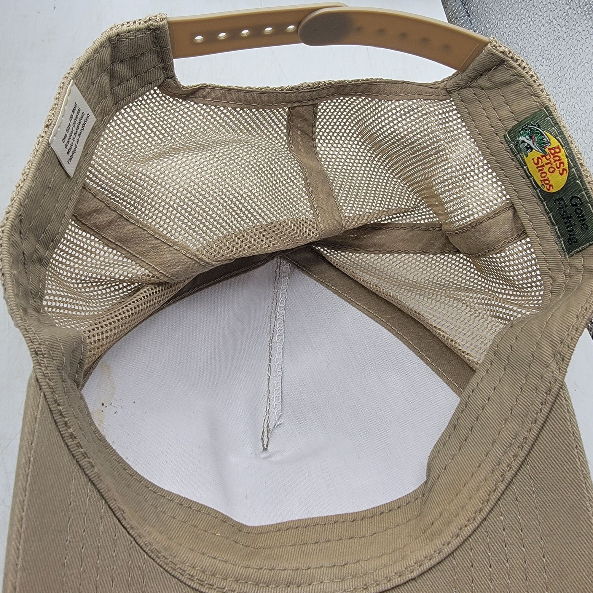 Bass Pro Shops Bass Pro Shops Cabelas Adults Tan Trucker Hat Fishing Hiking Size ONE SIZE - 7 Thumbnail