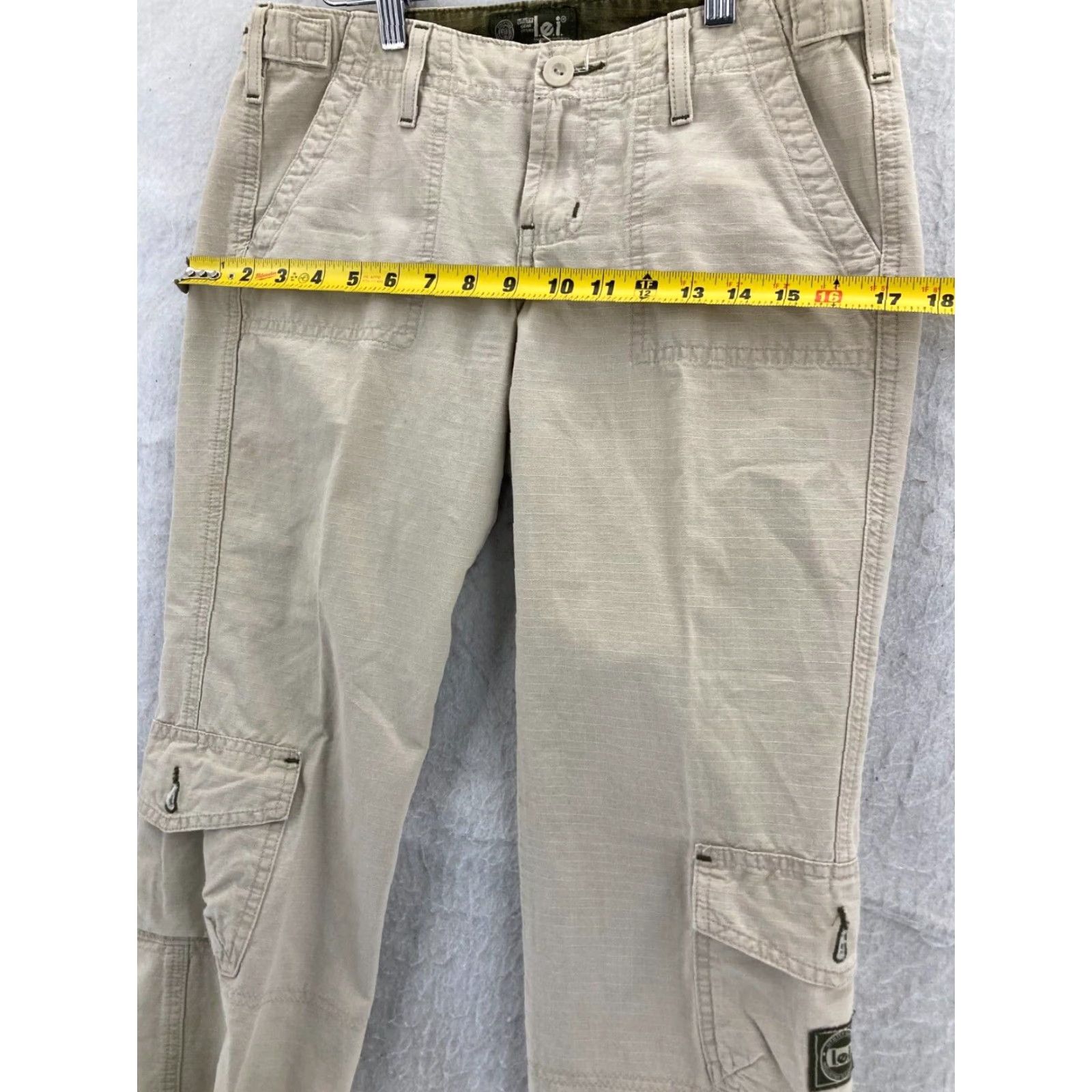Vintage LEI Capri Pants Womens Cropped Low Waist Beige 100% Cotton Straight Leg 21in Inseam Pants Womens Size 25" / US 0 / IT 36 - 3 Thumbnail