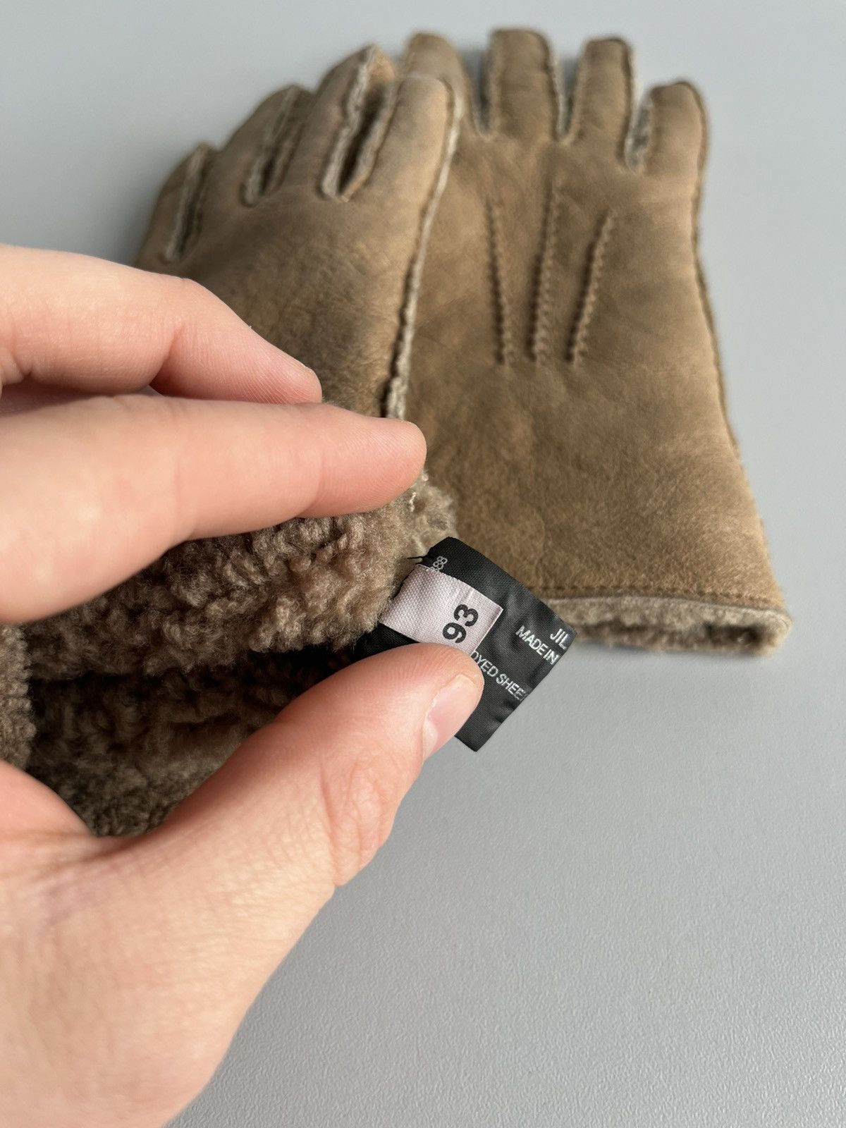 Jil Sander Archive Jil Sander AW05 hand stitched shearling gloves Size 28 - 11 Thumbnail