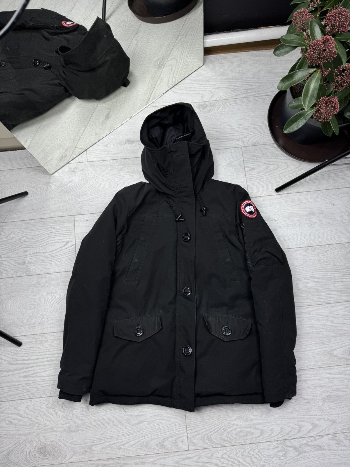Canada Goose Canada Goose Down Parka Buttons Size M / US 6-8 / IT 42-44 - 1 Thumbnail