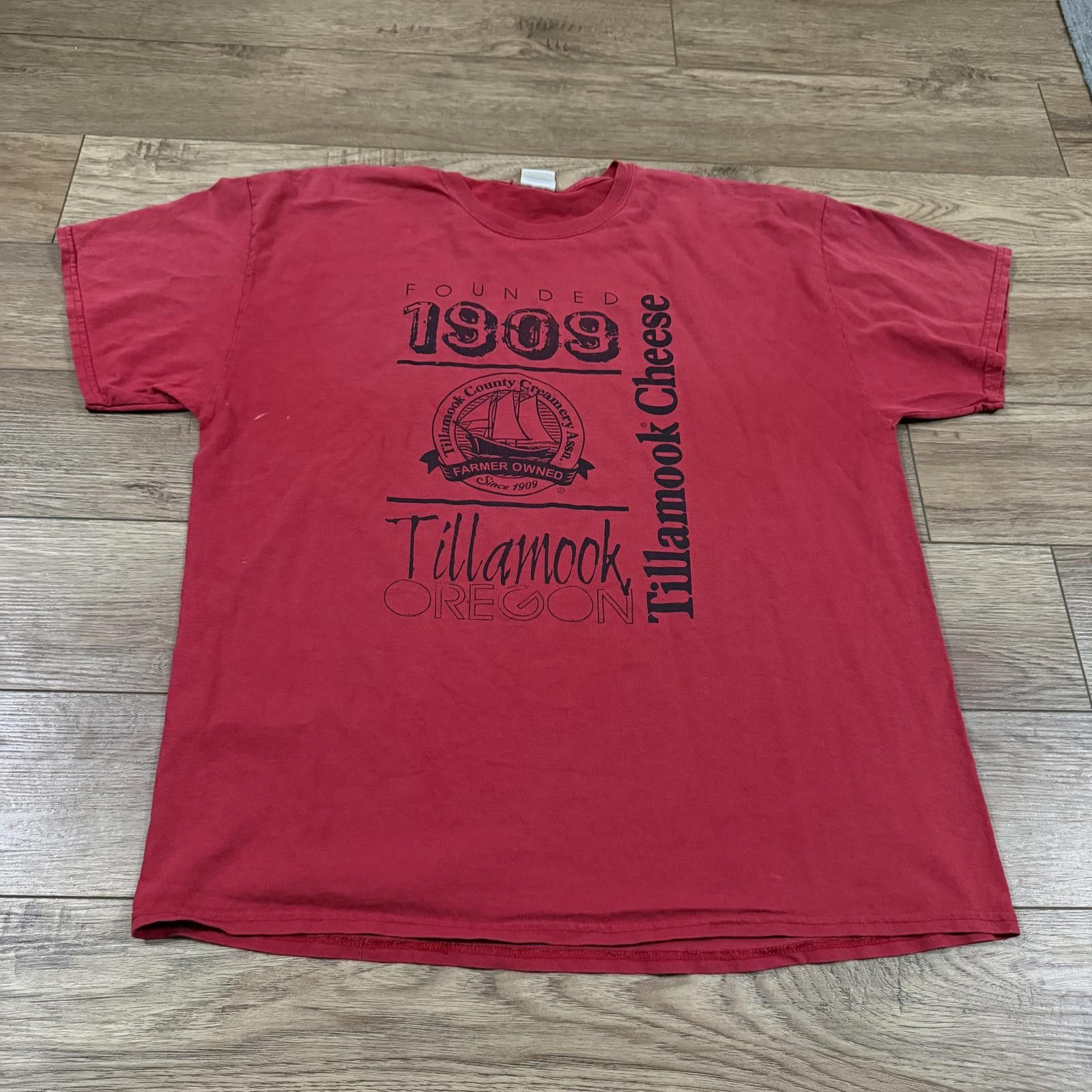 Gildan Vintage Y2K Tillamook Oregon Cheese Red Shirt XL Size US XL / EU 56 / 4 - 1 Thumbnail