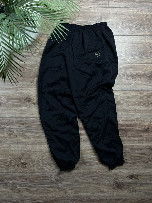 Nike Vintage Y2K Nike Swoosh Nylon Parachute Pants