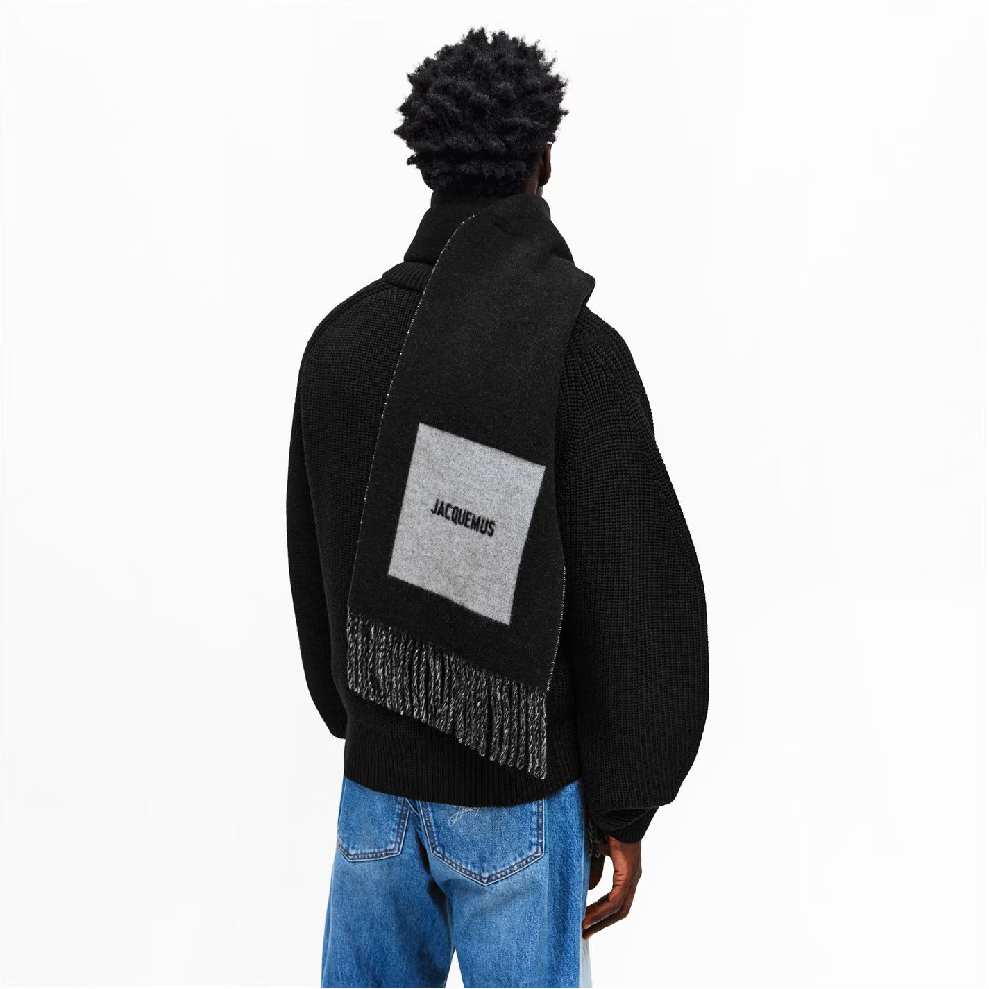 Jacquemus o1g2r1mq0426 Size: OS / Knitted Scarf in Black Size ONE SIZE - 2 Thumbnail