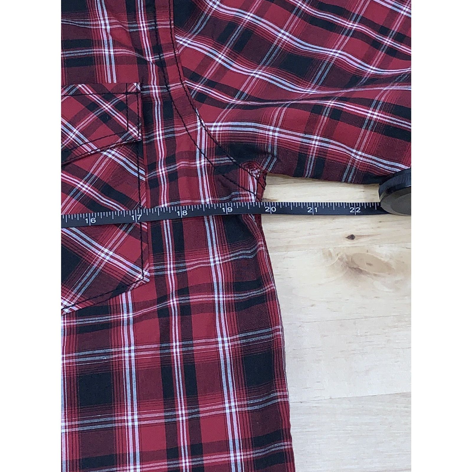 No Fear No Fear Button-Up Shirt Plaid Red Short Sleeve M Pearl Snap Men Size US 31 - 4 Thumbnail